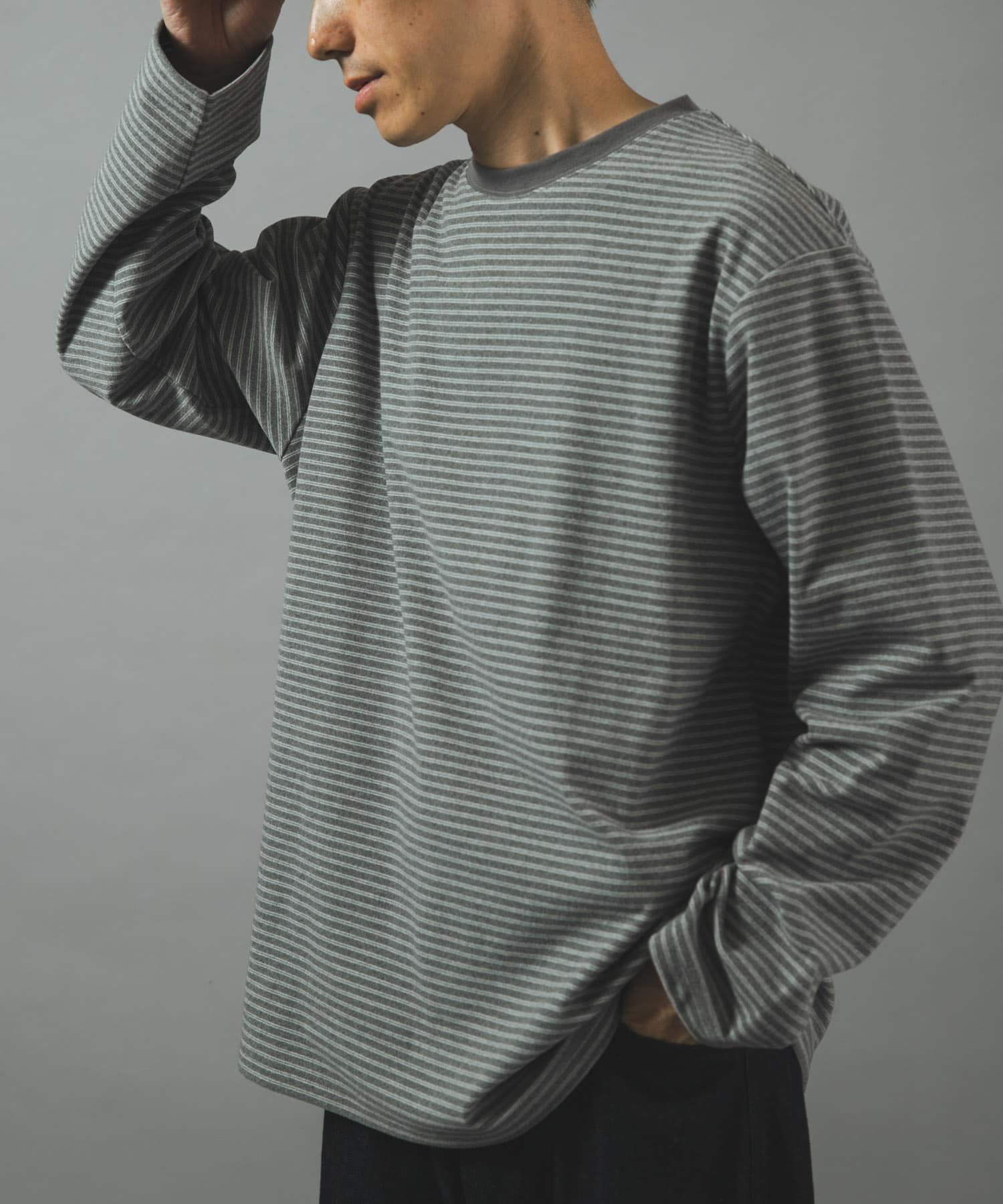 GRAY