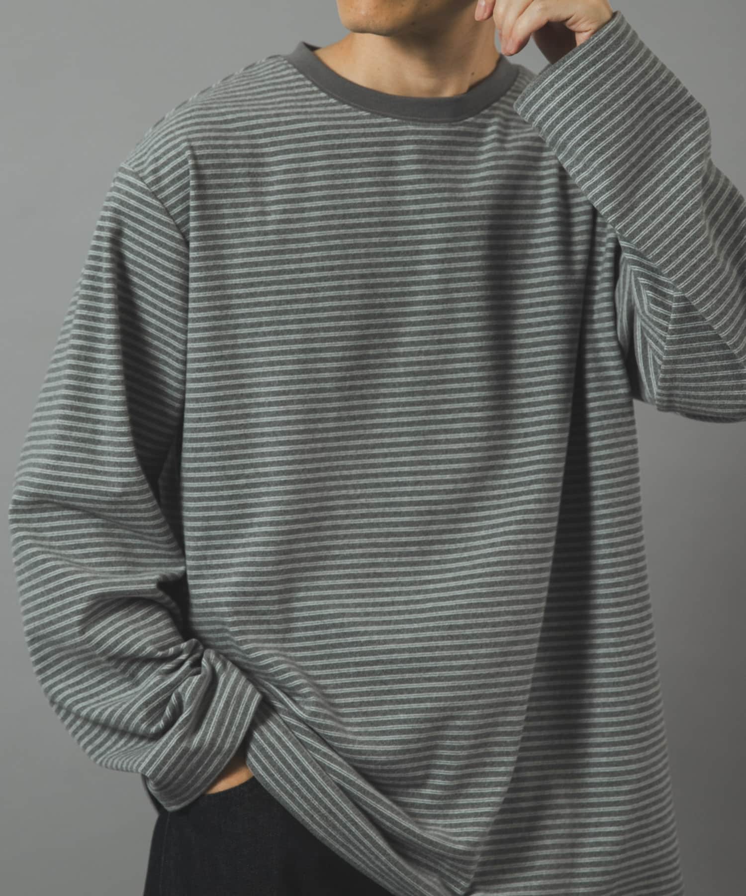 GRAY