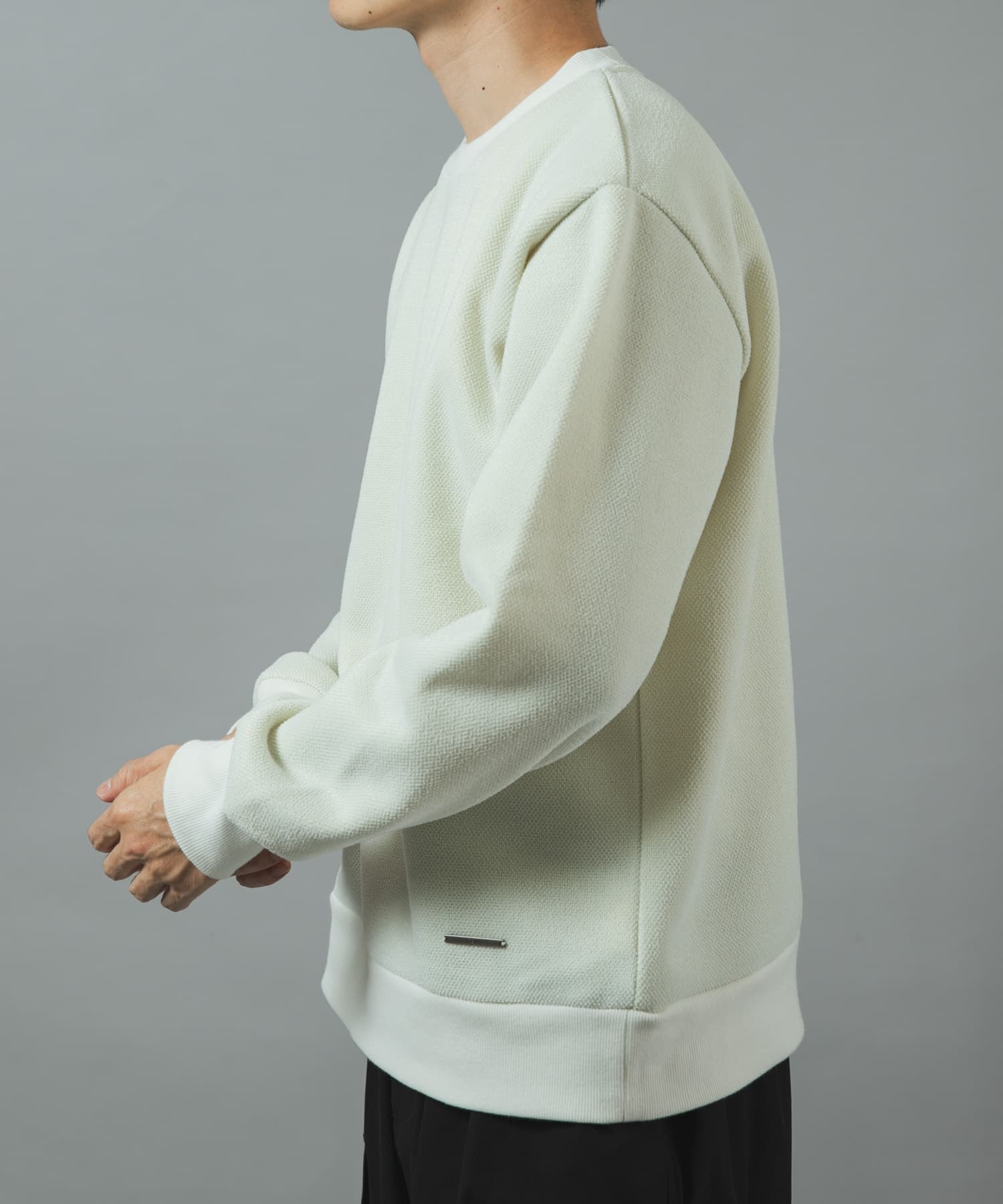 OFF WHITE