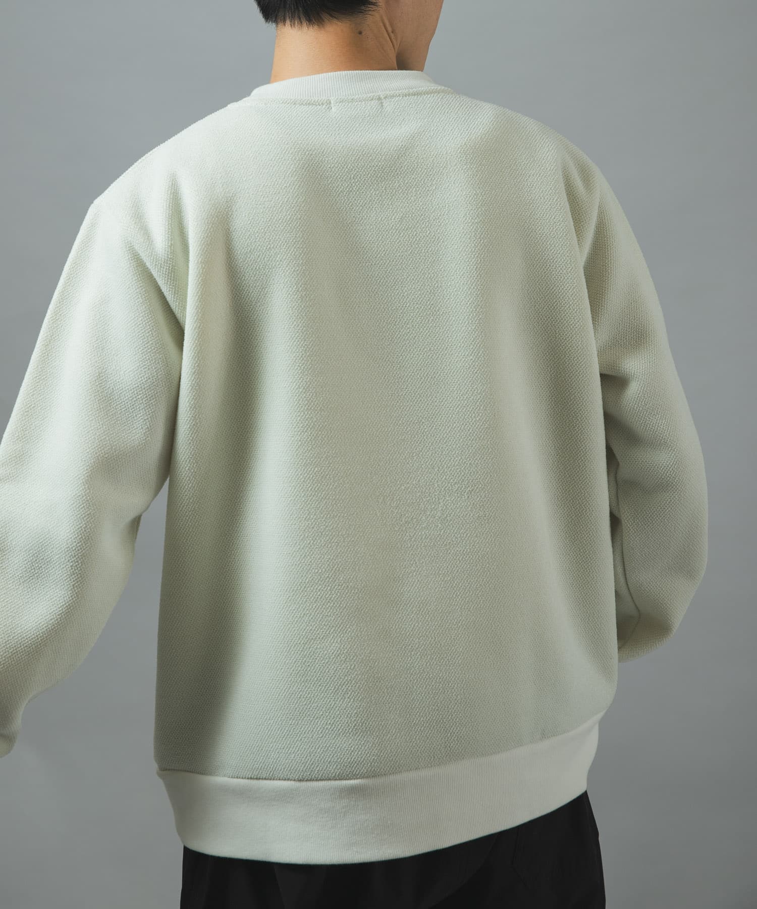 OFF WHITE