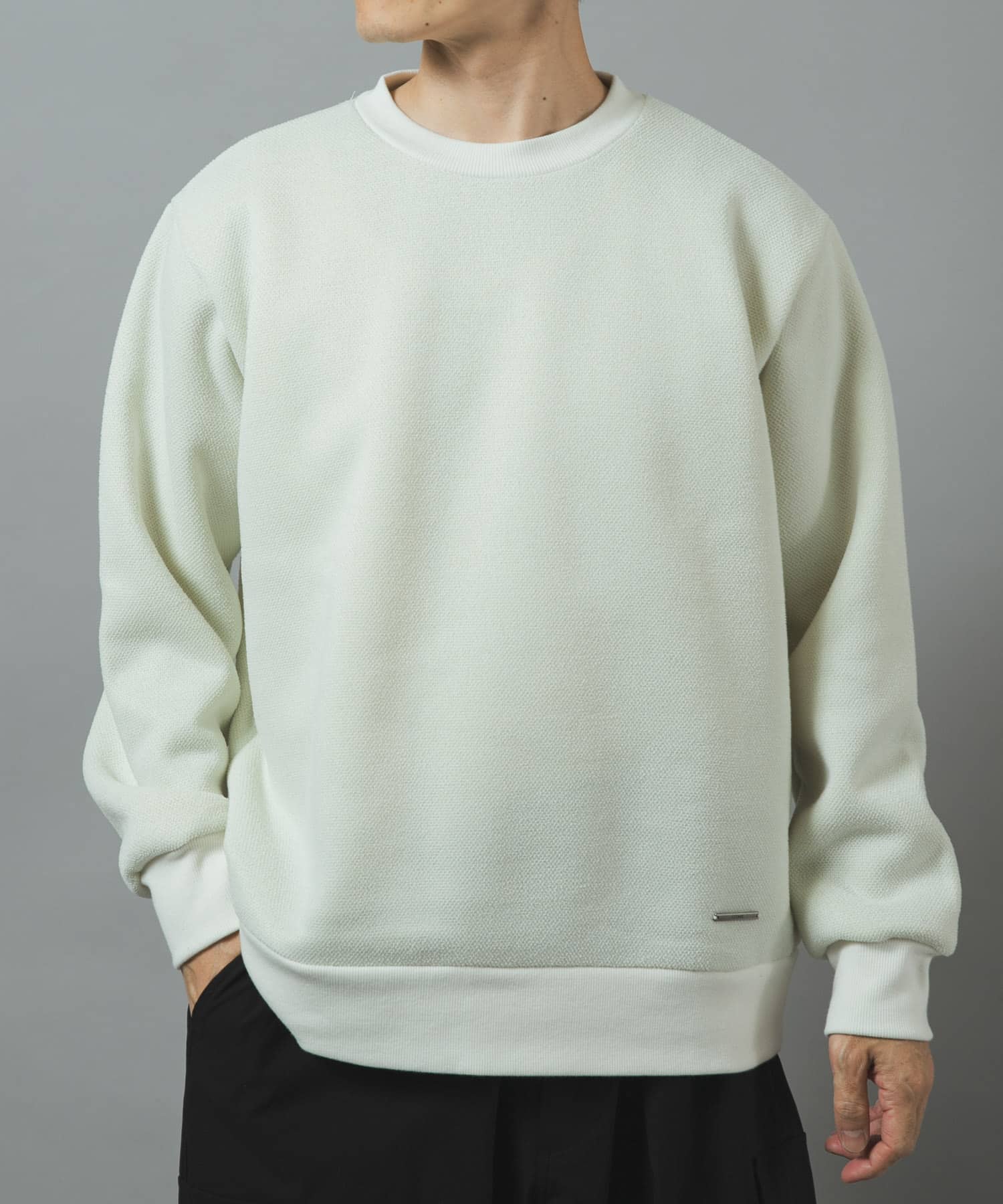 OFF WHITE