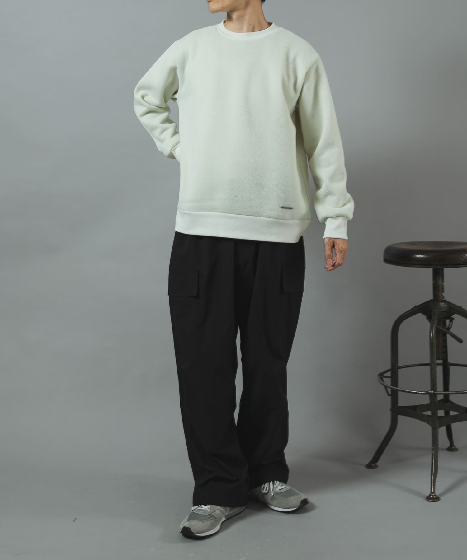 OFF WHITE
