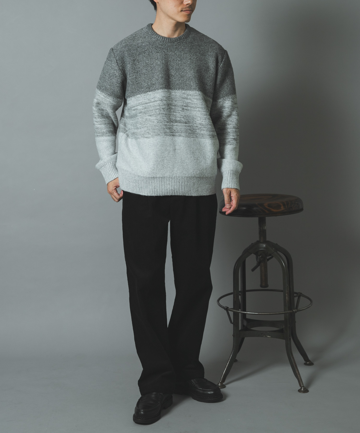 GRAY
