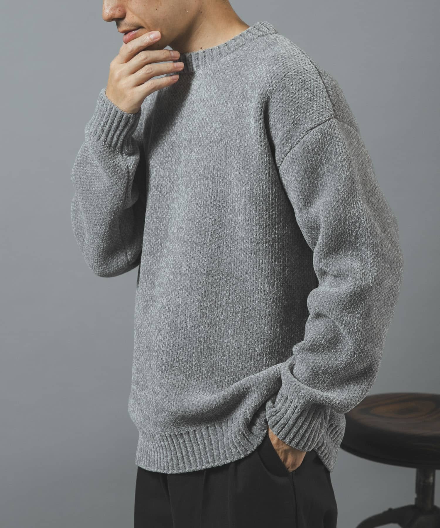 GRAY