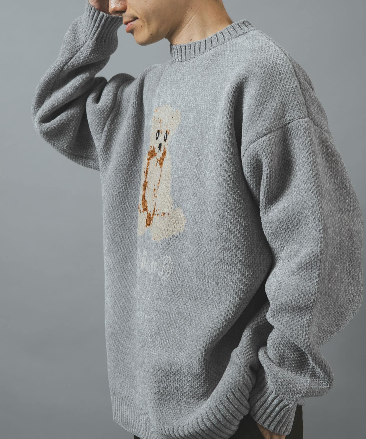 GRAY