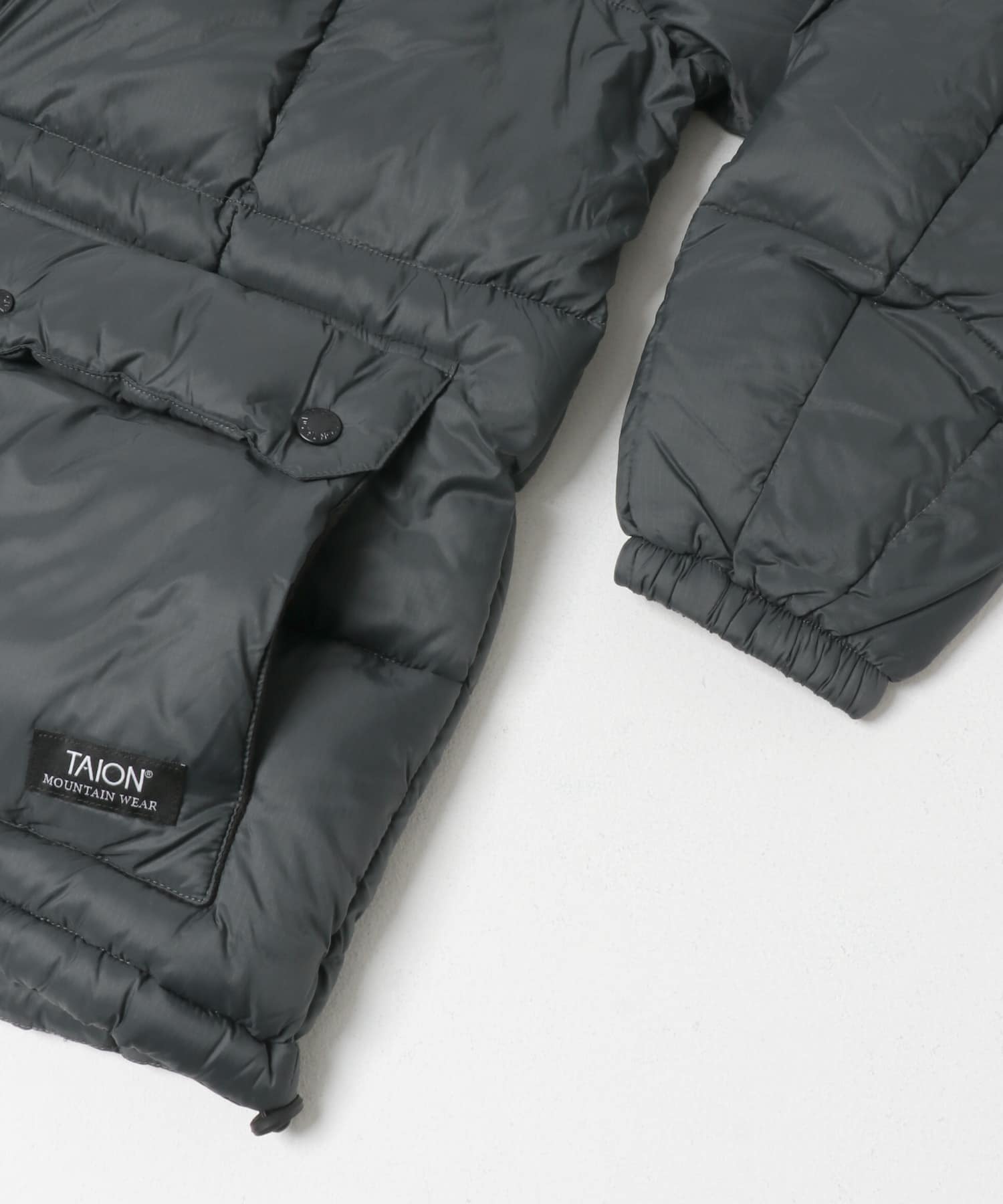 TAION　Mt.Hi-Neck Volume Down Jacket D.GRAY M