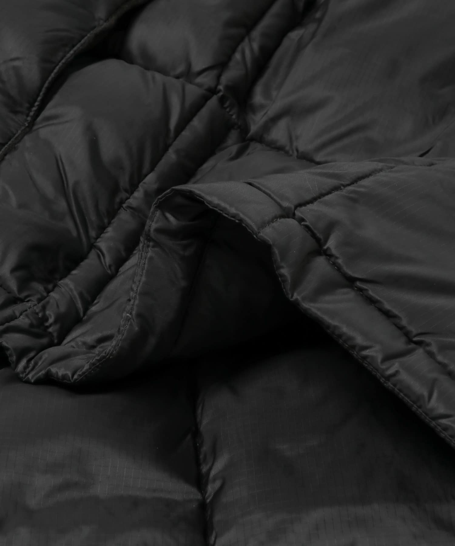 TAION　Mt.Hi-Neck Volume Down Jacket BLACK M