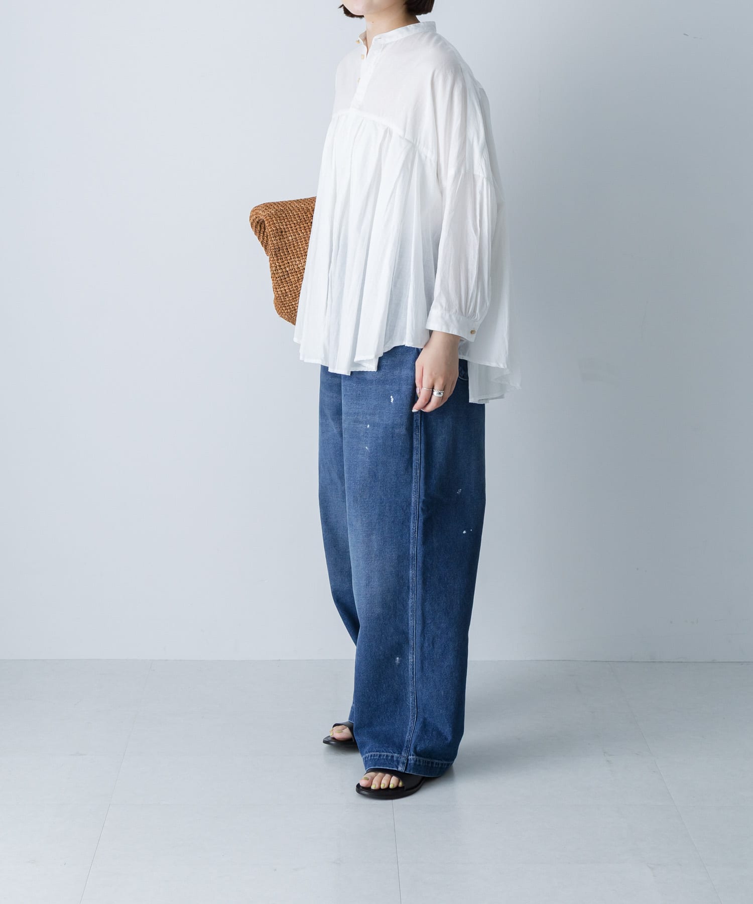 OFF WHITE