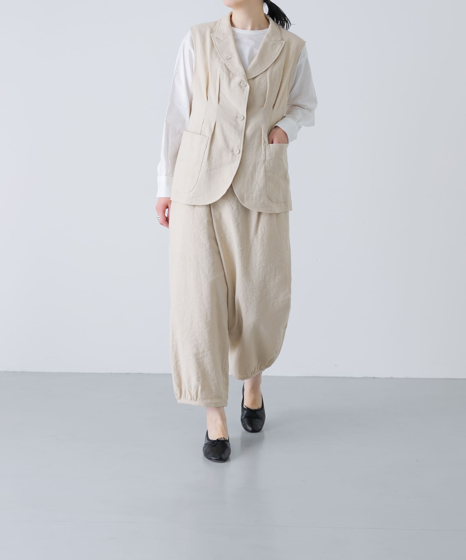 beige
