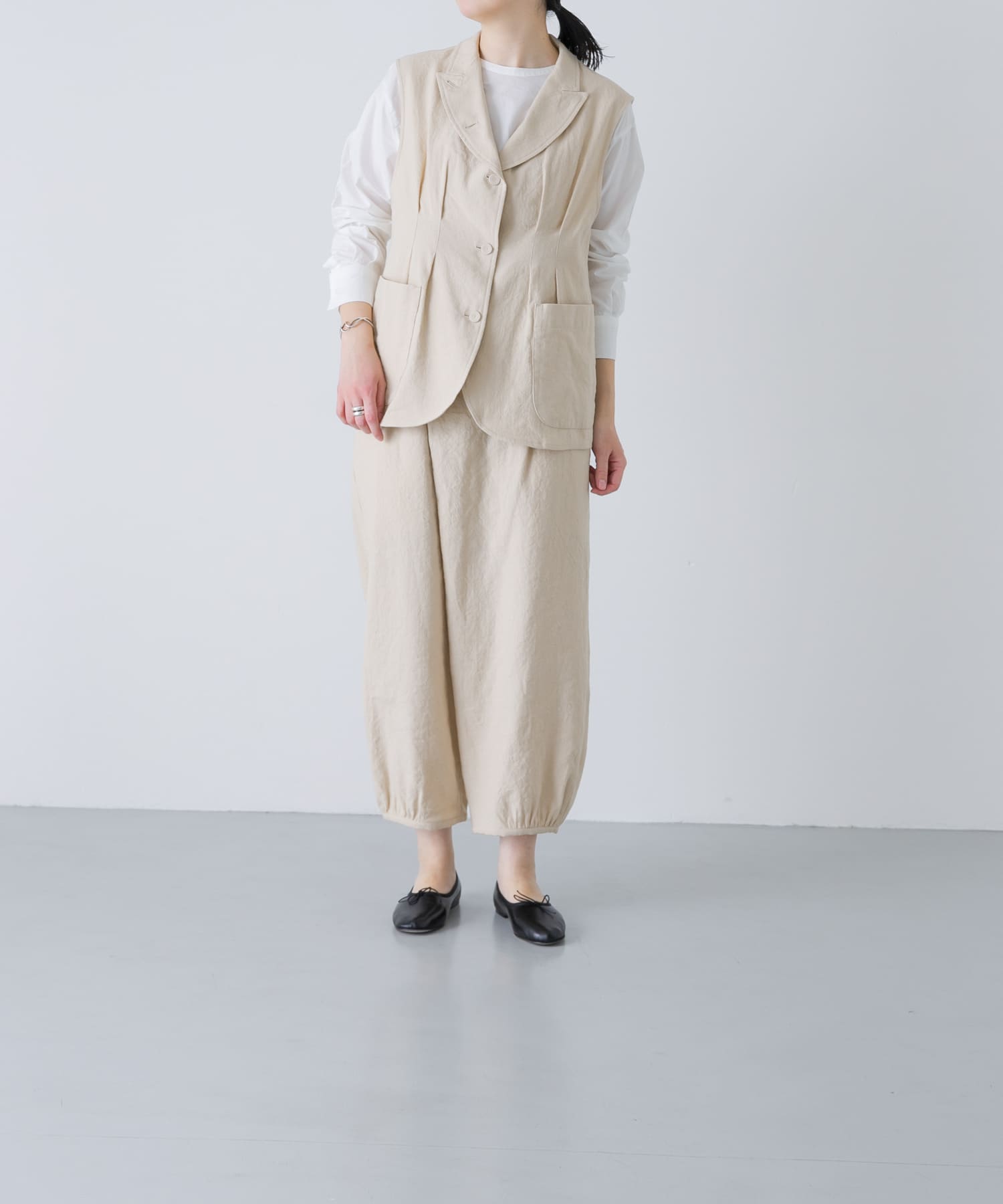beige