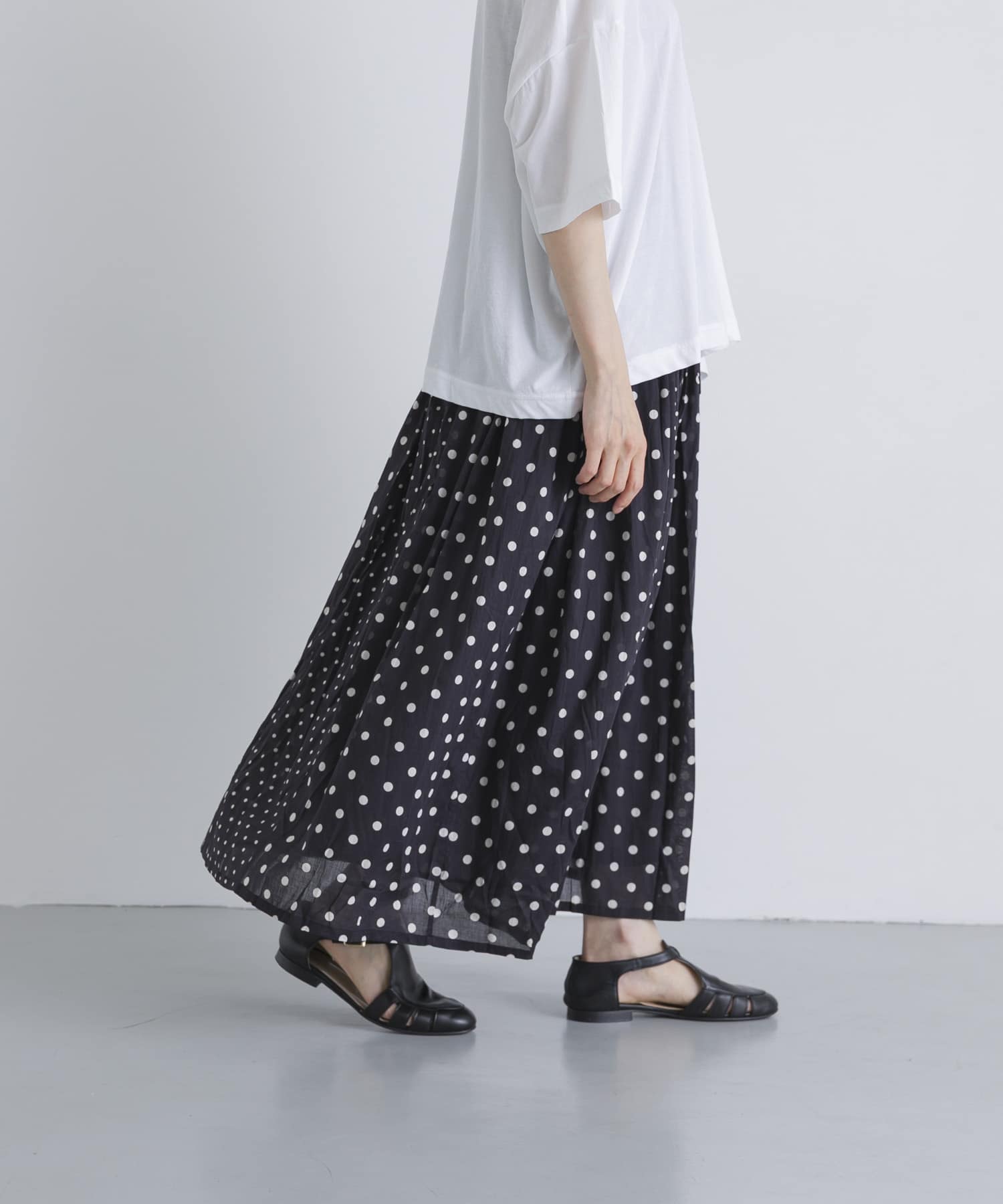BLK.L.DOT