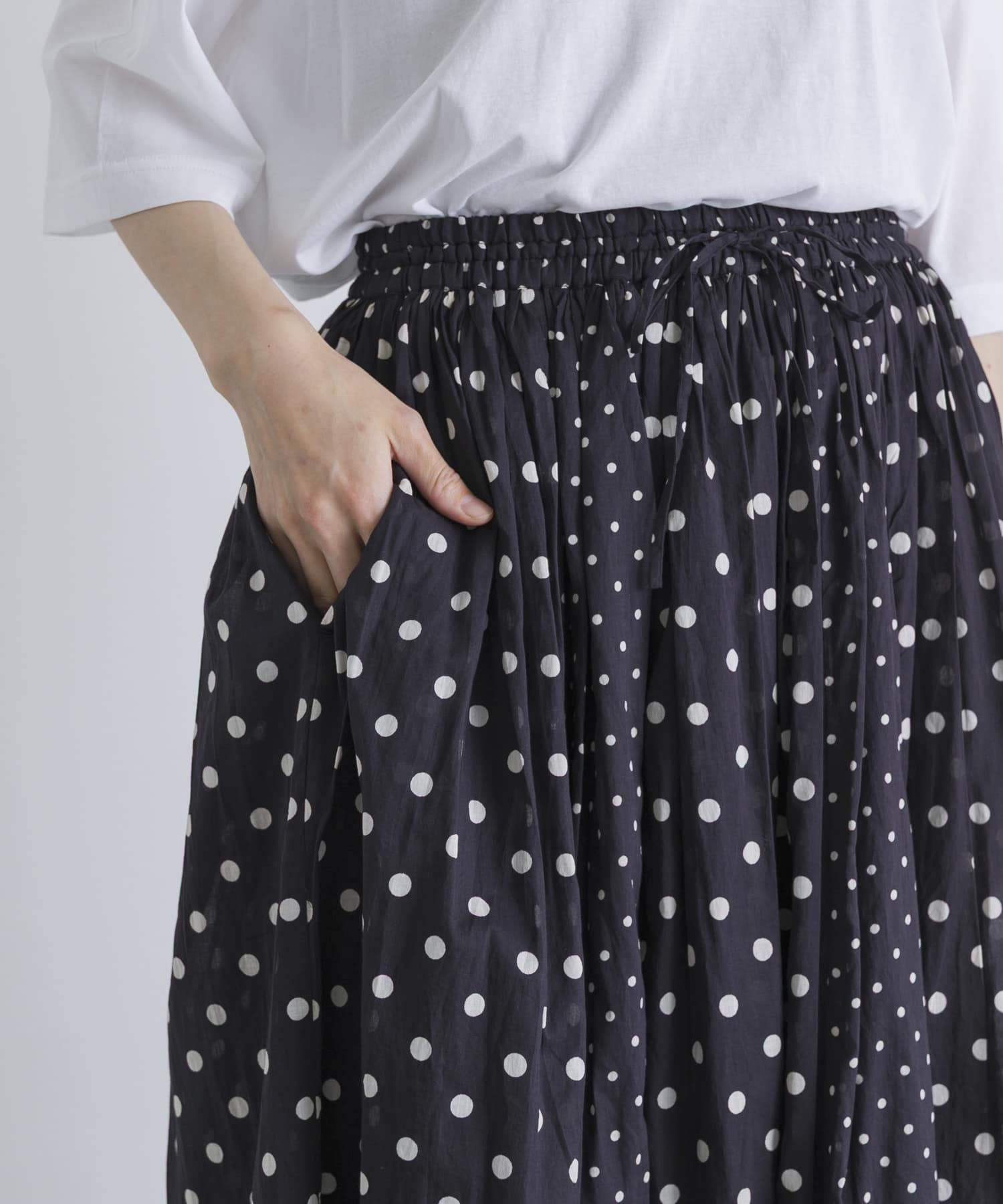 BLK.L.DOT