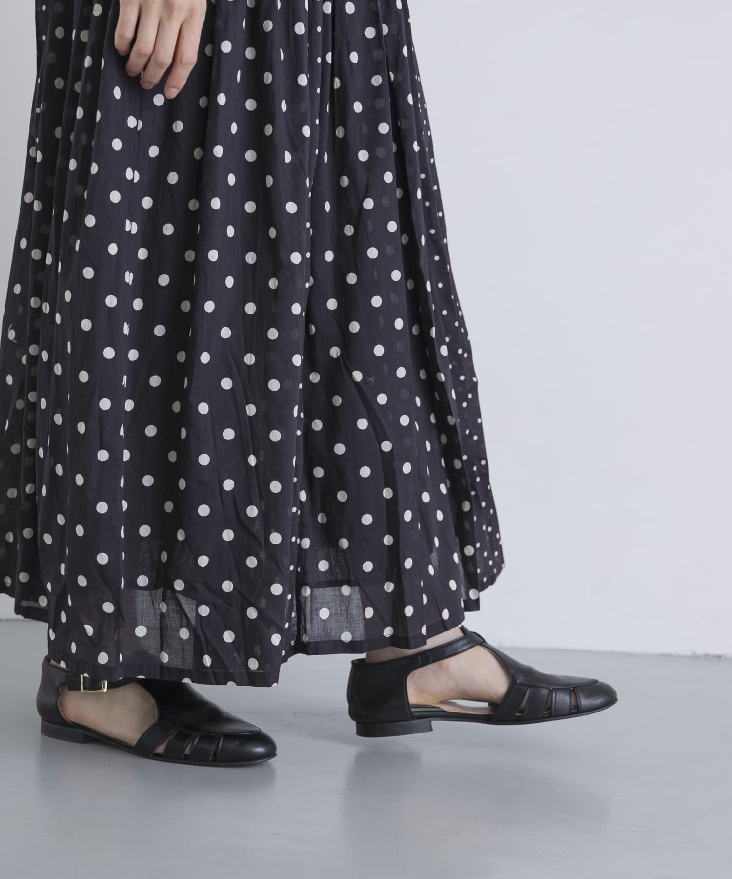 BLK.L.DOT