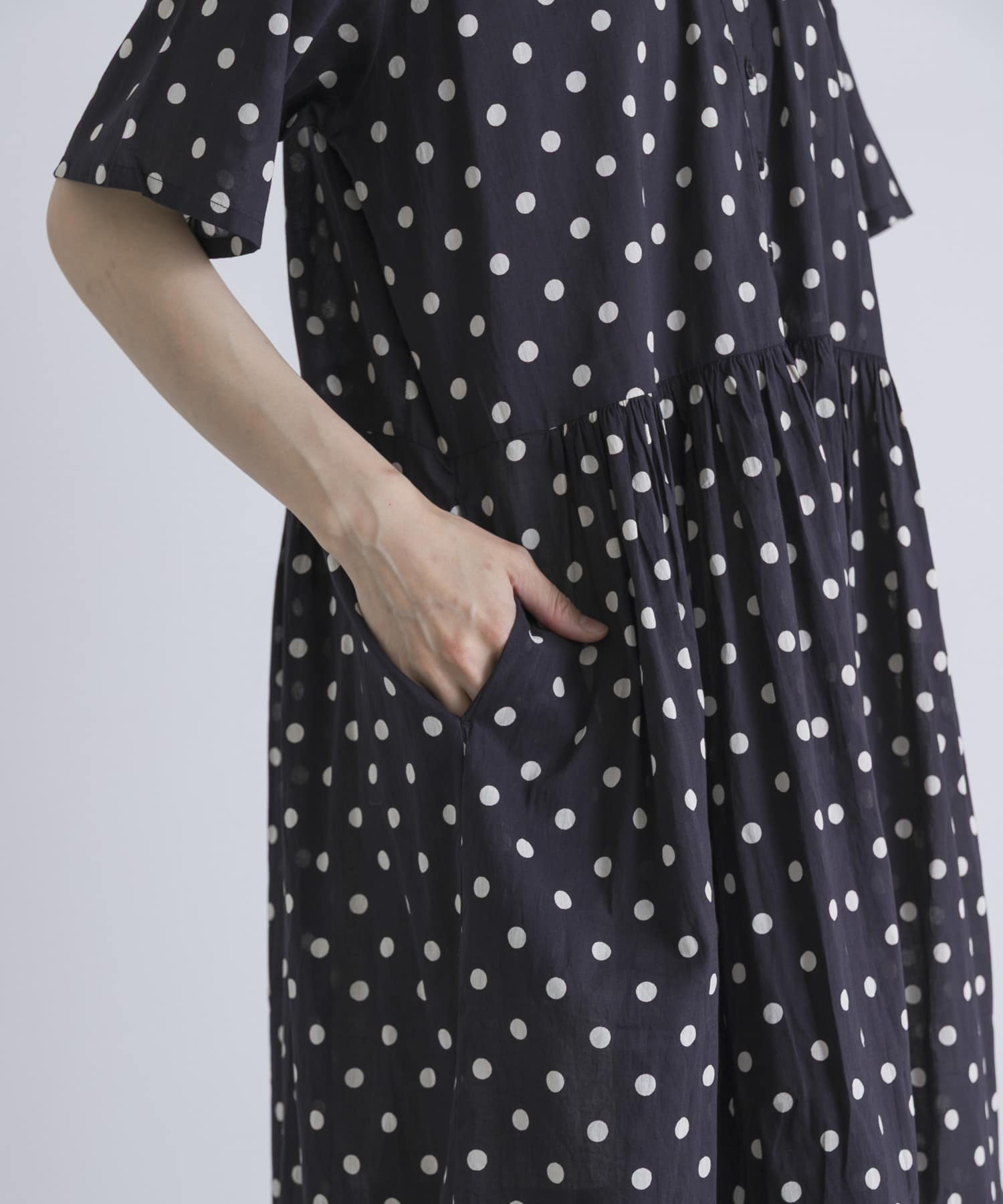 BLK.L.DOT