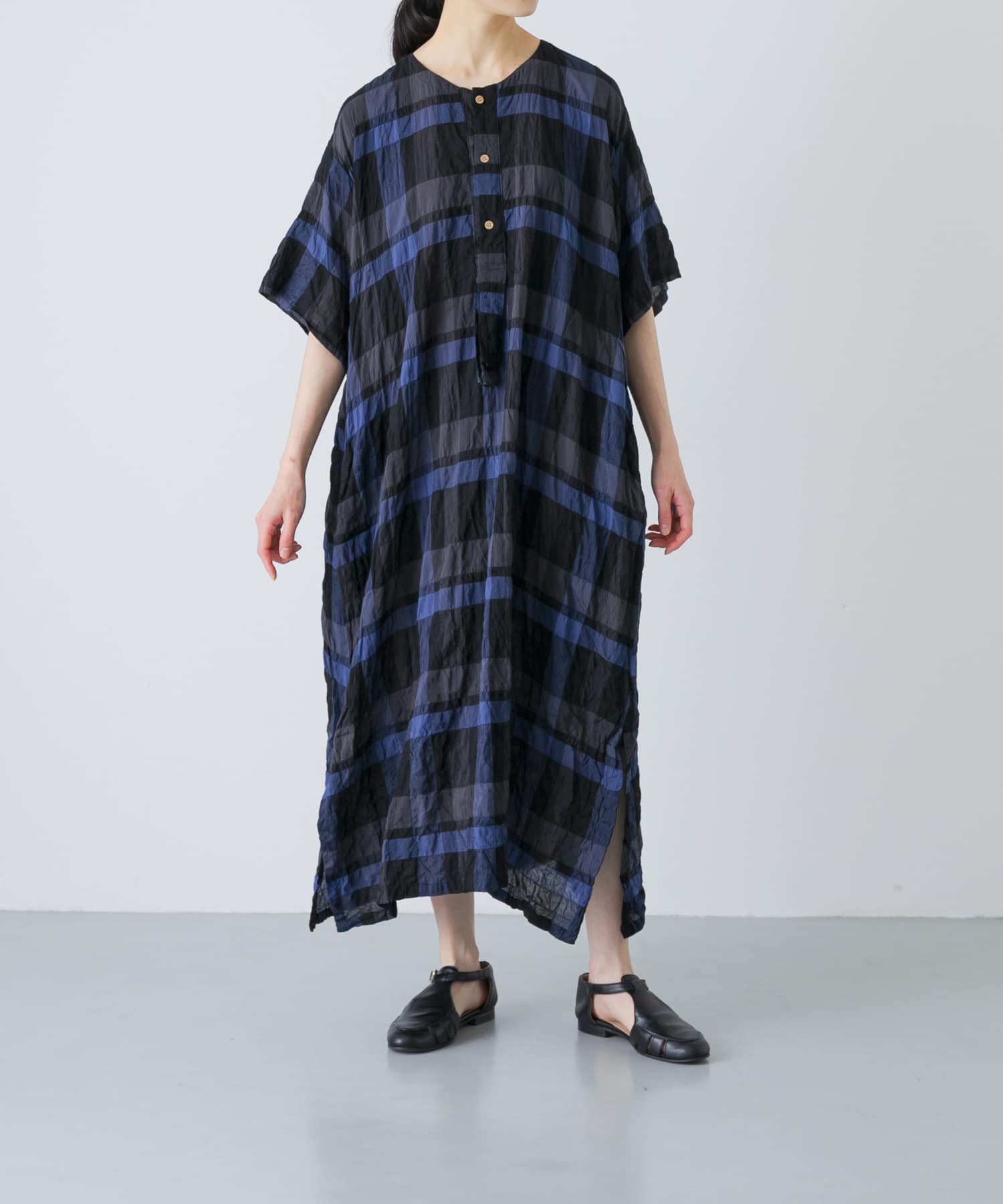 Vlas Blomme RAYON COTTON SHIRRING ONE-PIECE(Free BLUE): ワンピース