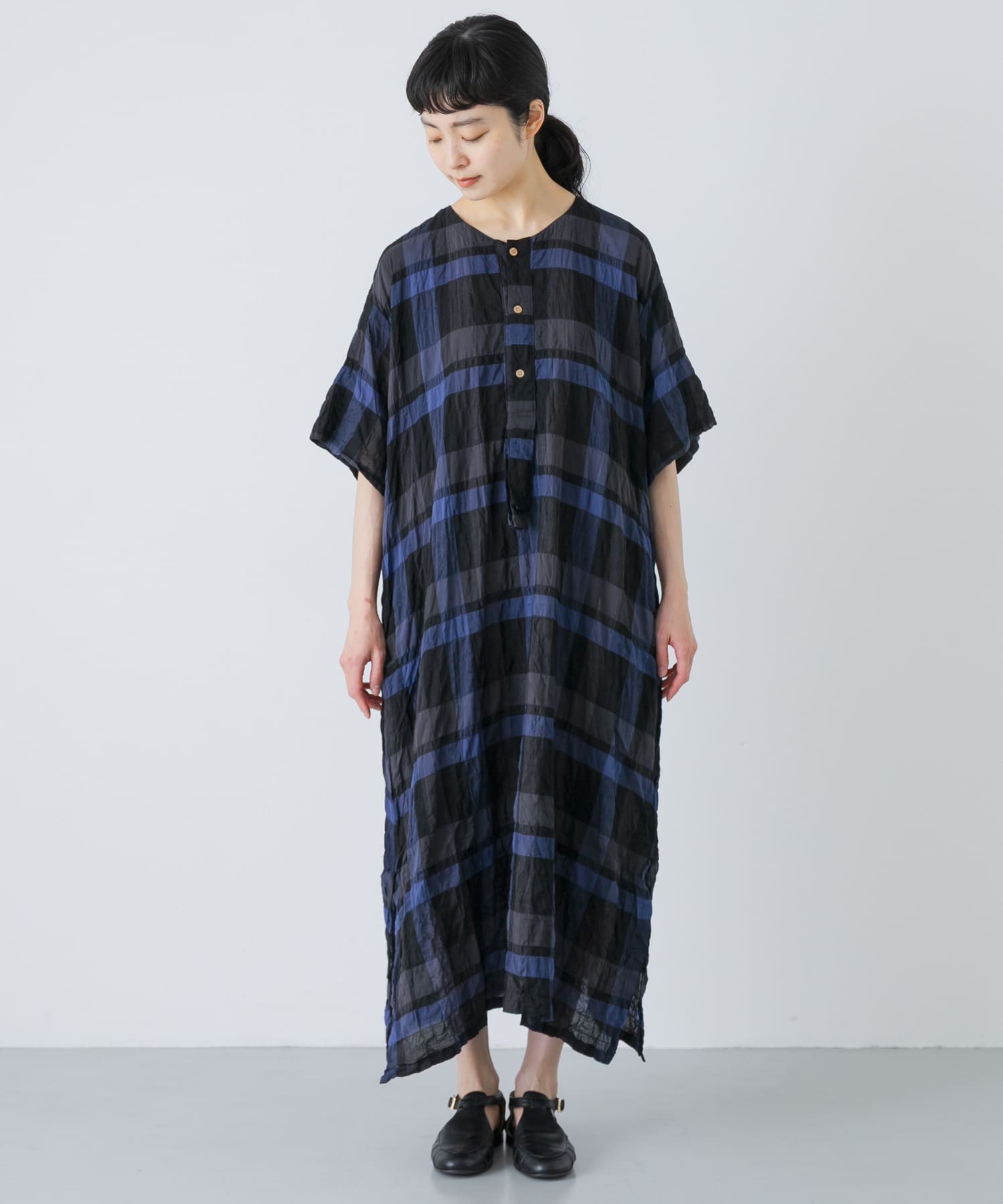 Vlas Blomme RAYON COTTON SHIRRING ONE-PIECE(Free BLUE): ワンピース