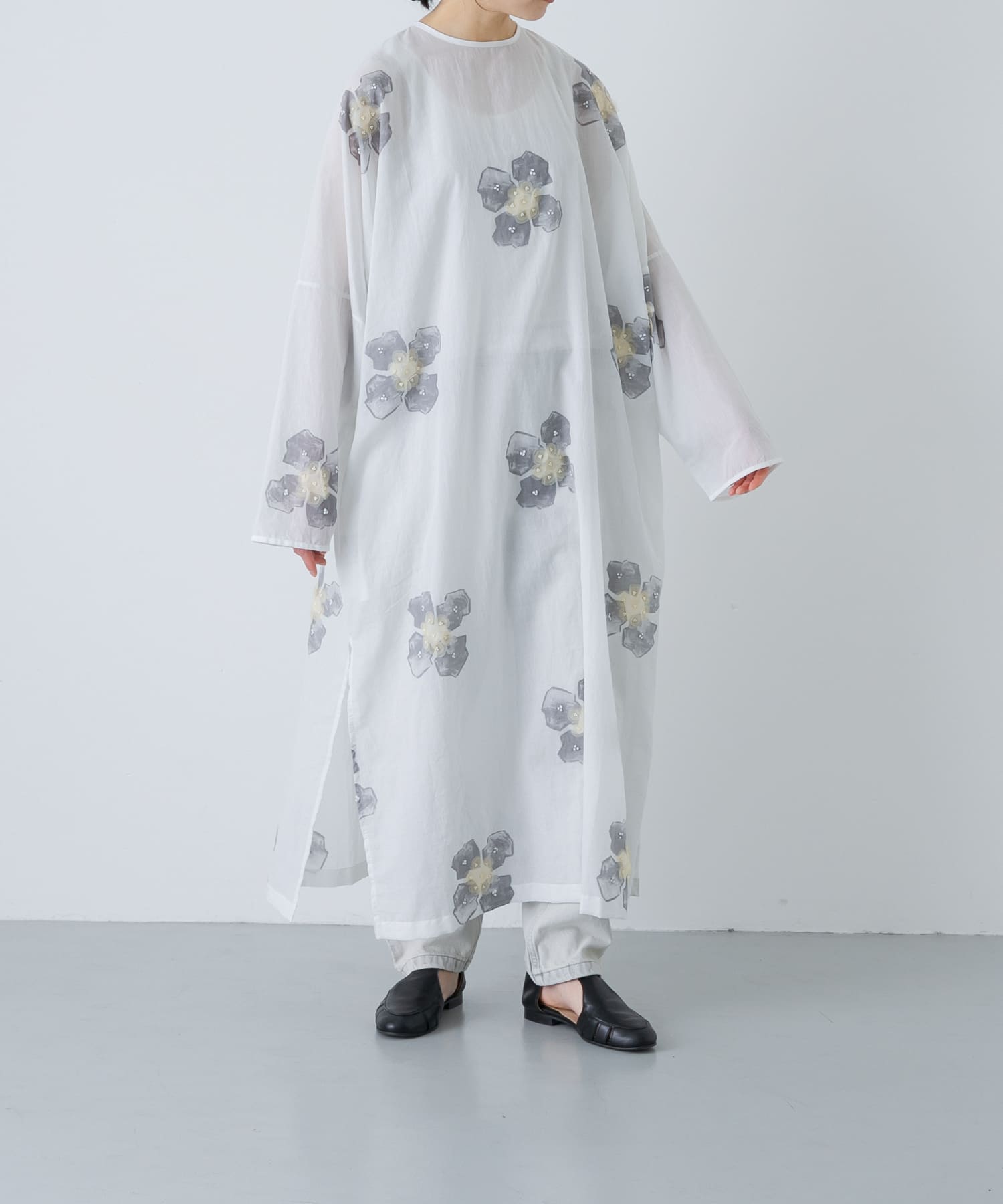 BUNON　EMBROIDERY WIDE DRESS