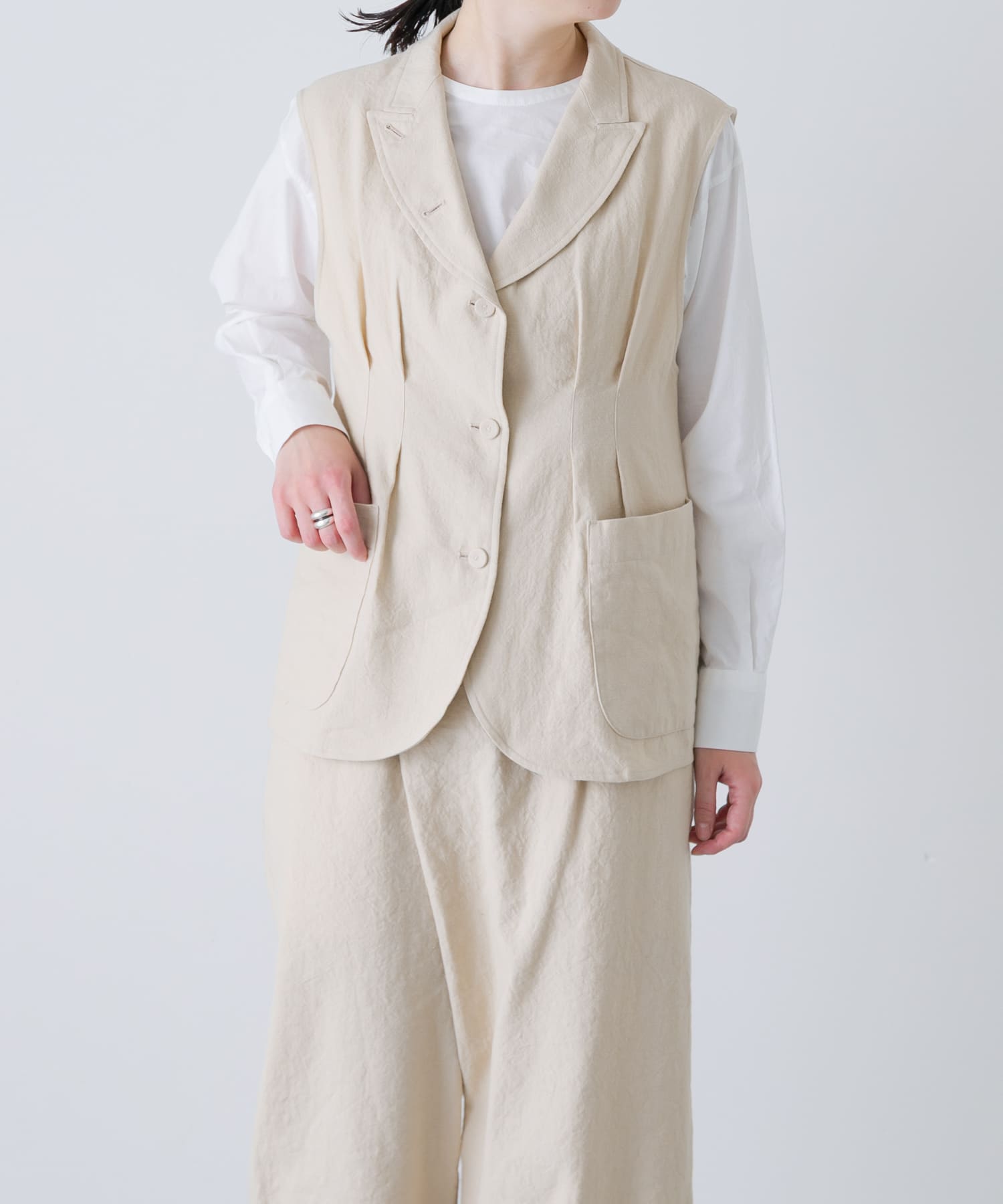 beige