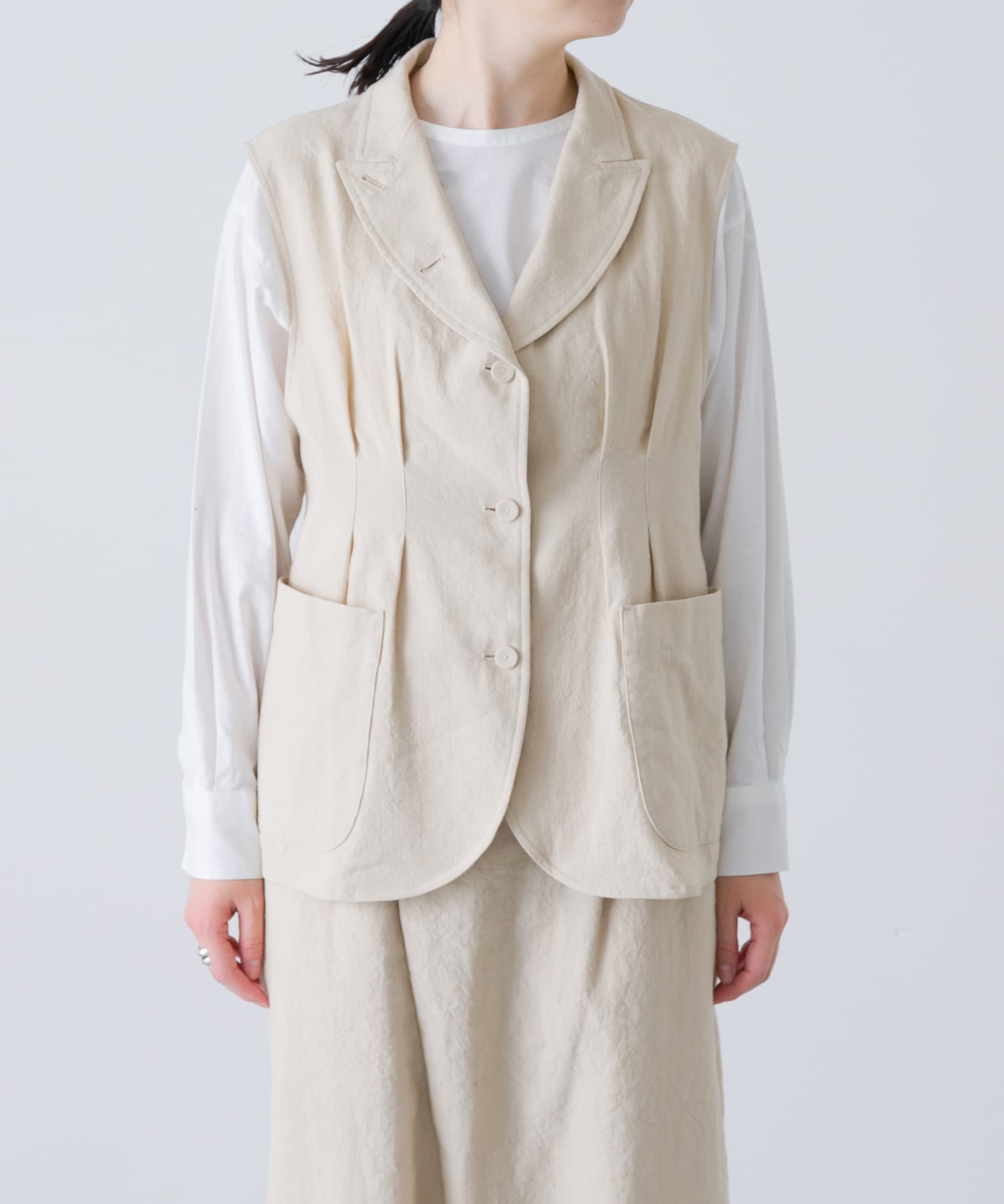 beige