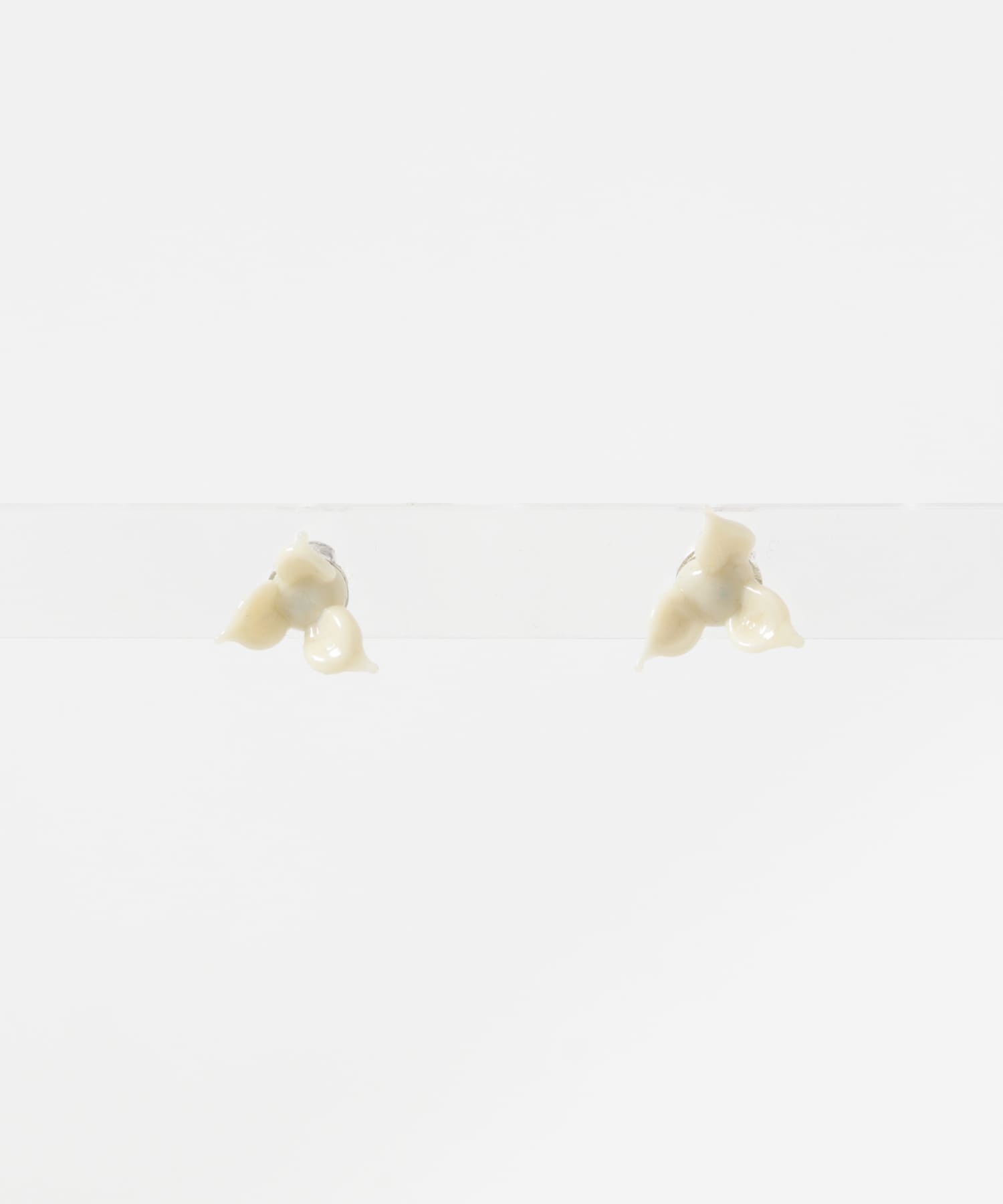 Sisi Joia　BIRD EARRINGS CREME One