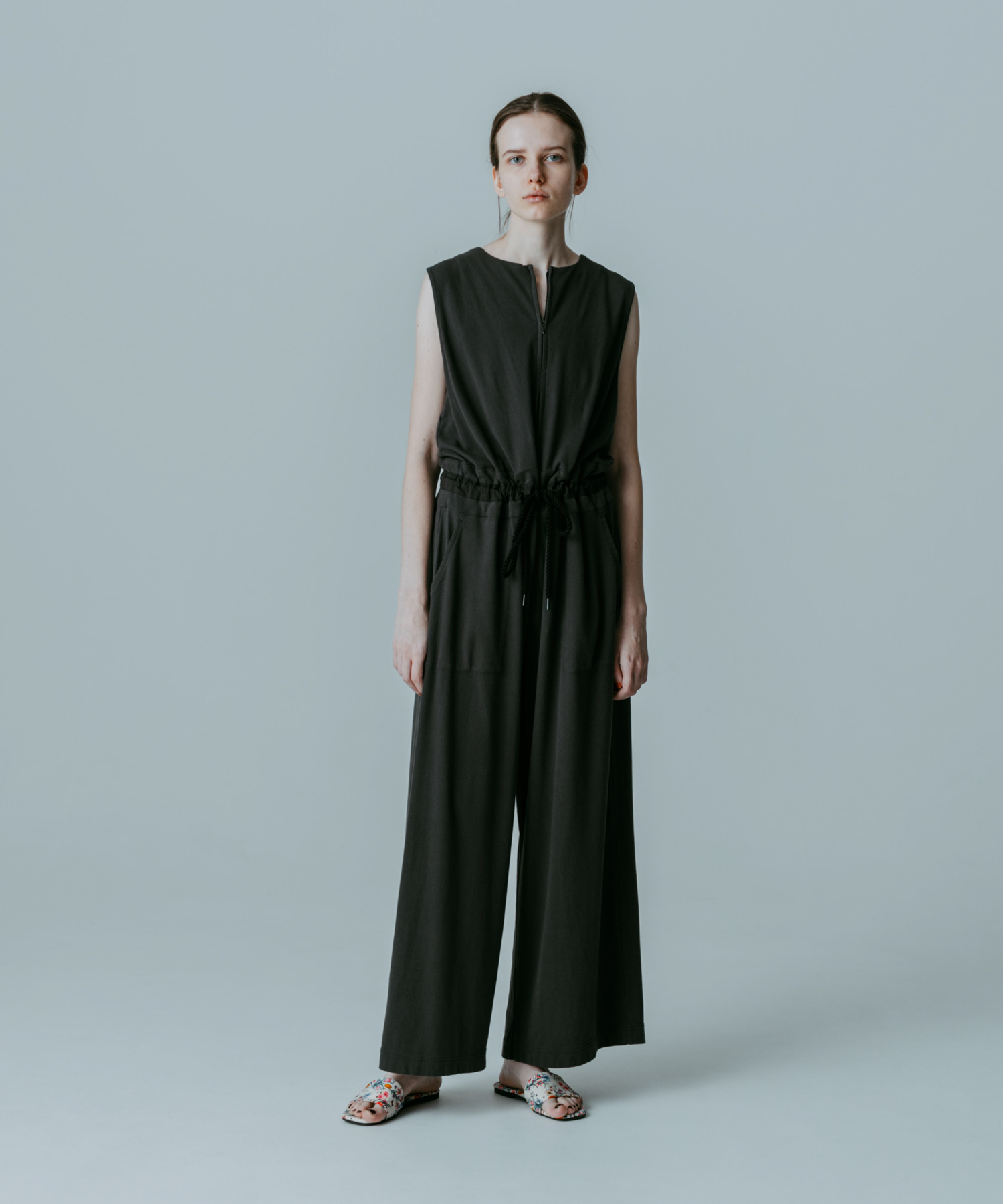 MEYAME　SLEEVELESS ALL-IN-ONE