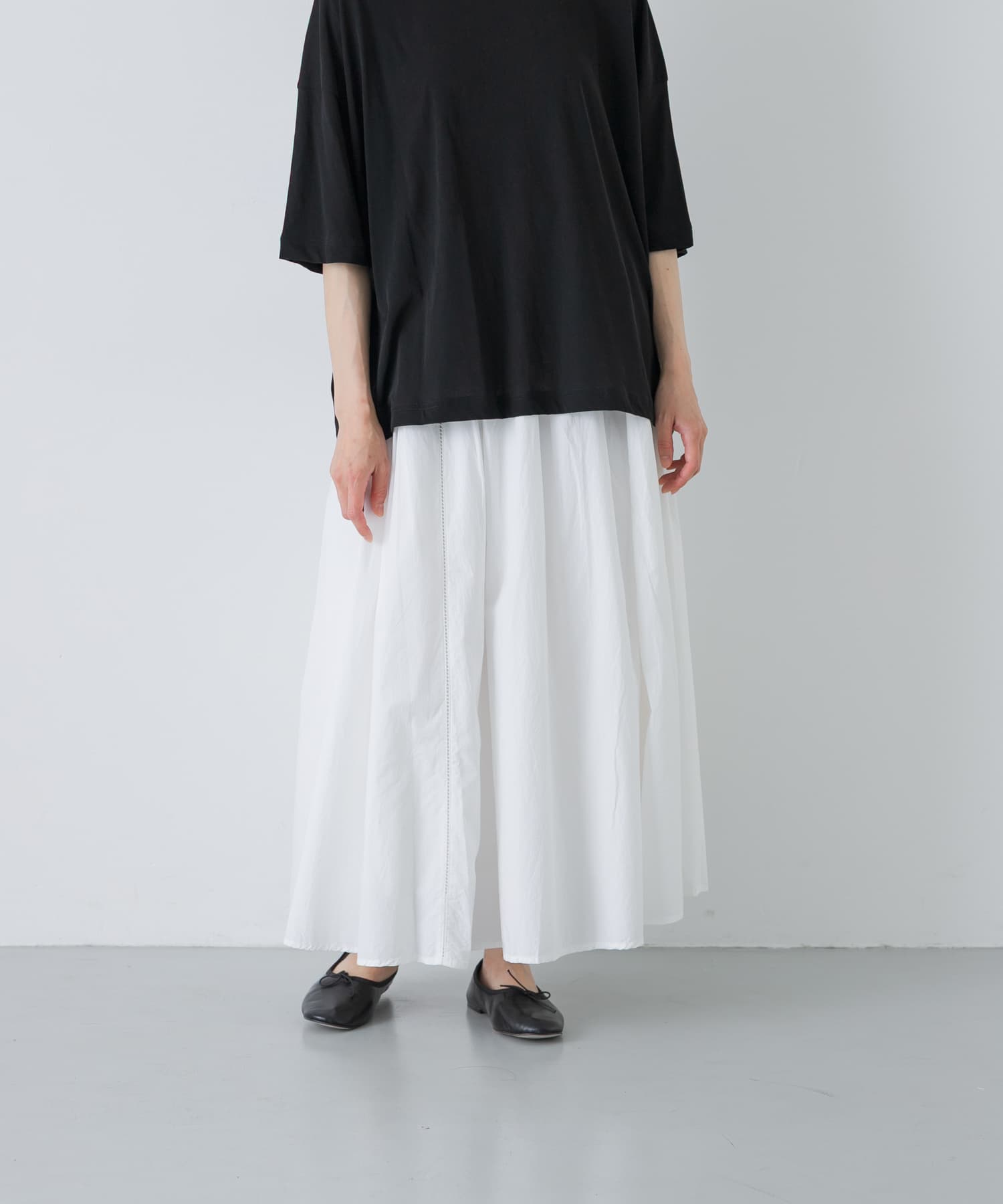 OFF WHITE
