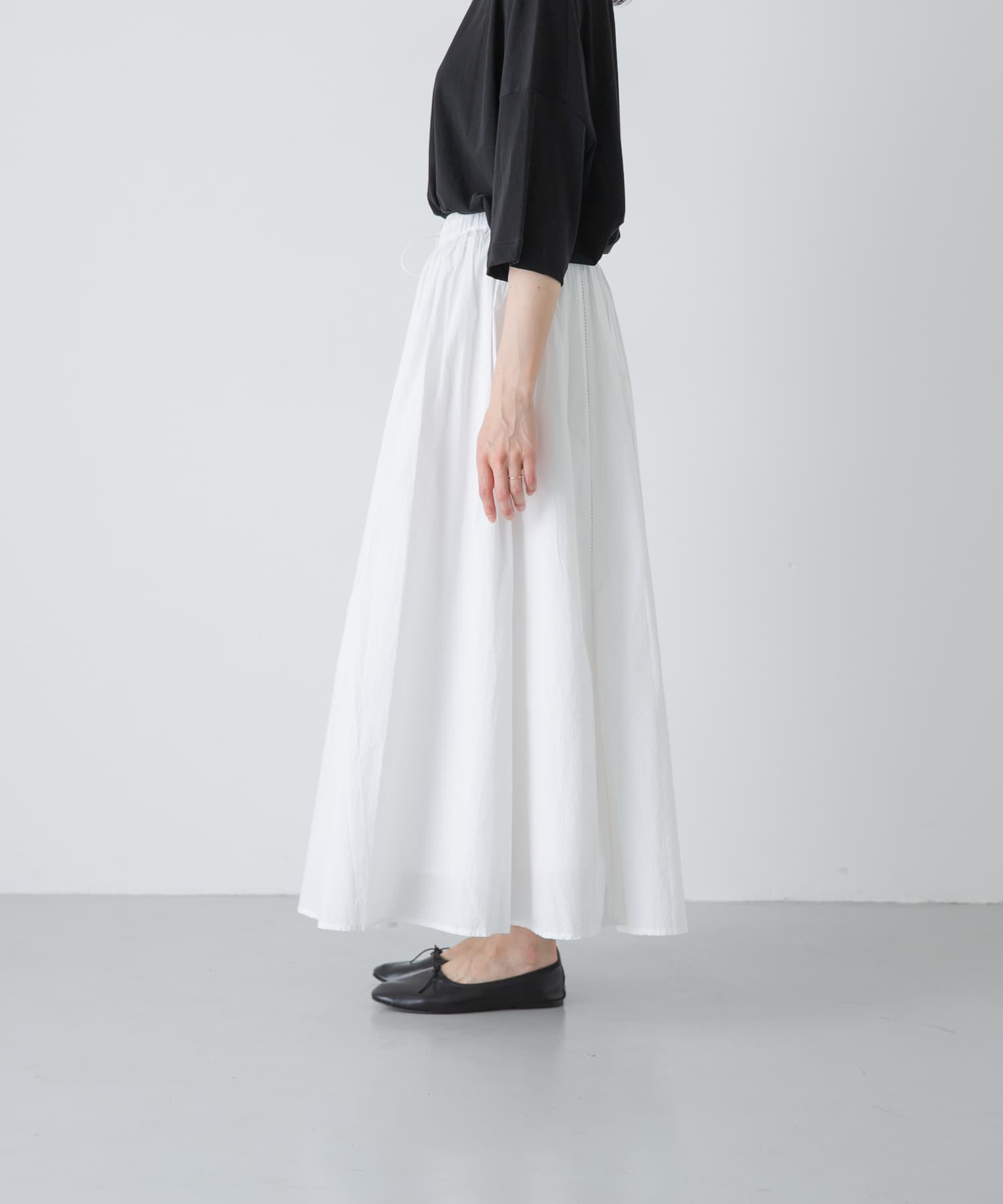 OFF WHITE