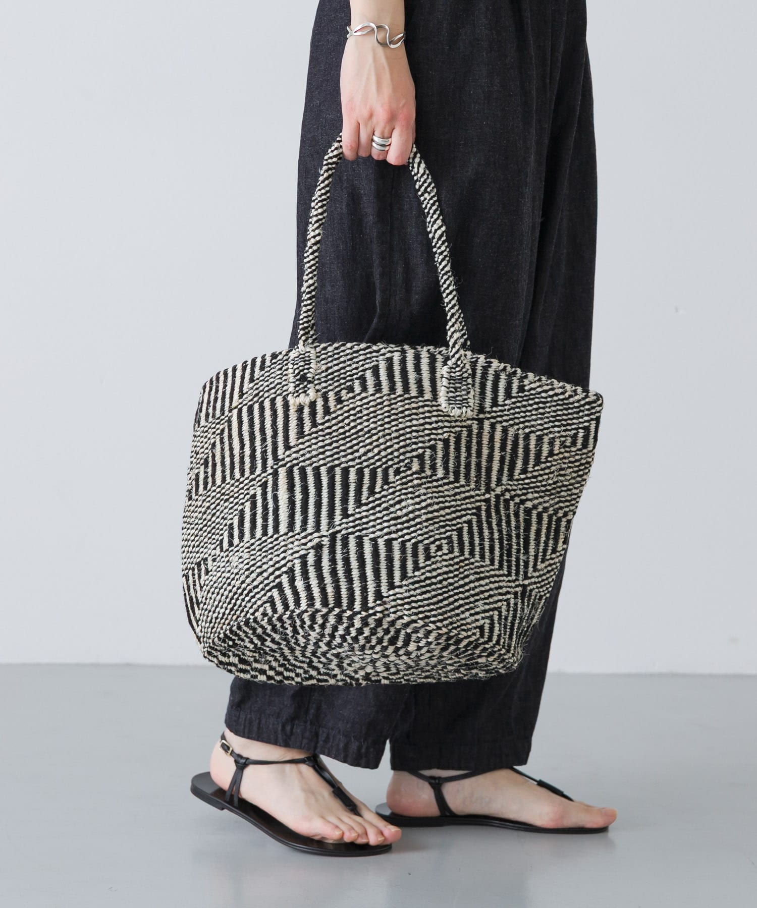 アフリカンスクエア　アクリルサイザルバッグ12×11