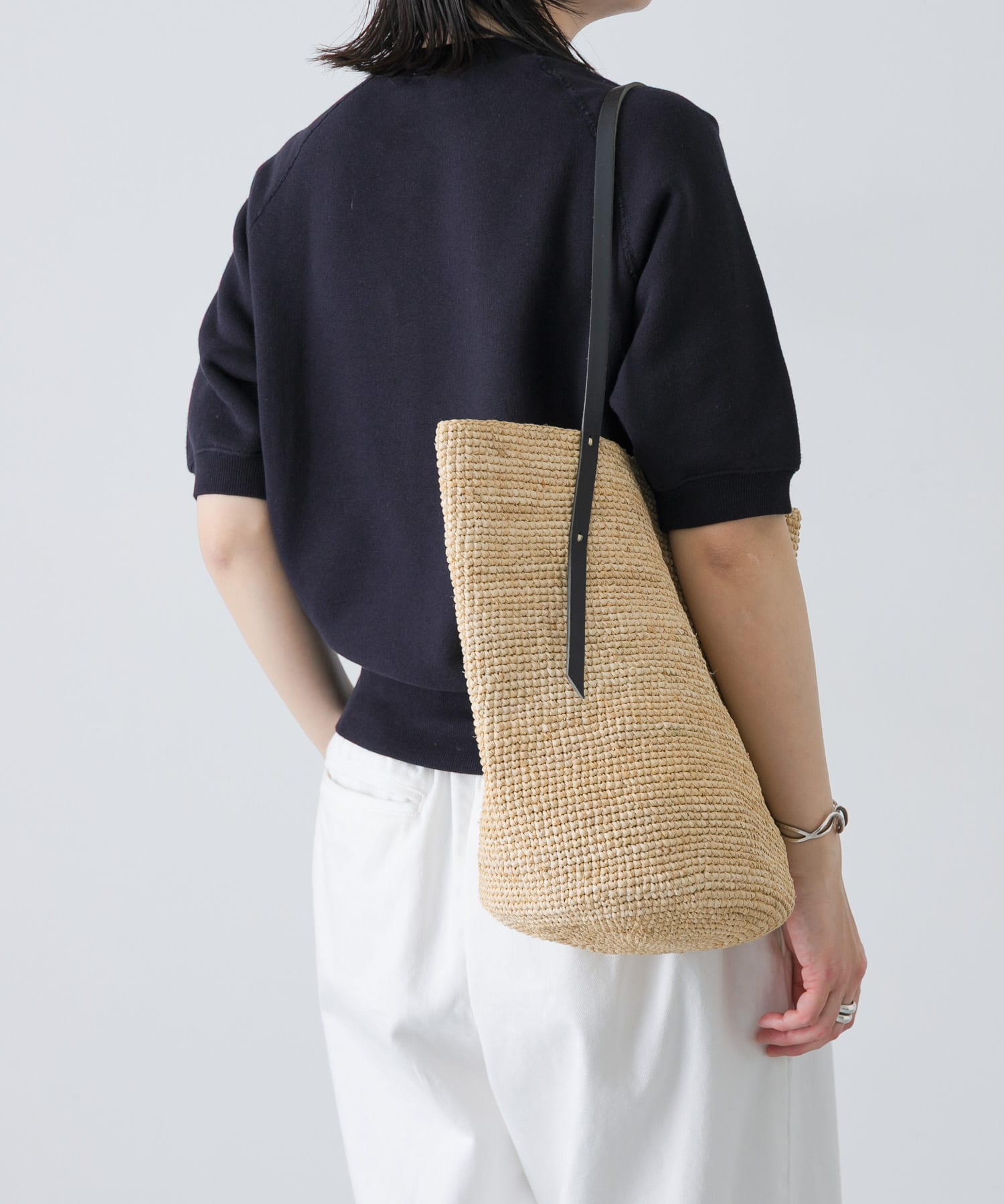 Indego Africa　OKE SLING BAG NATURAL Free