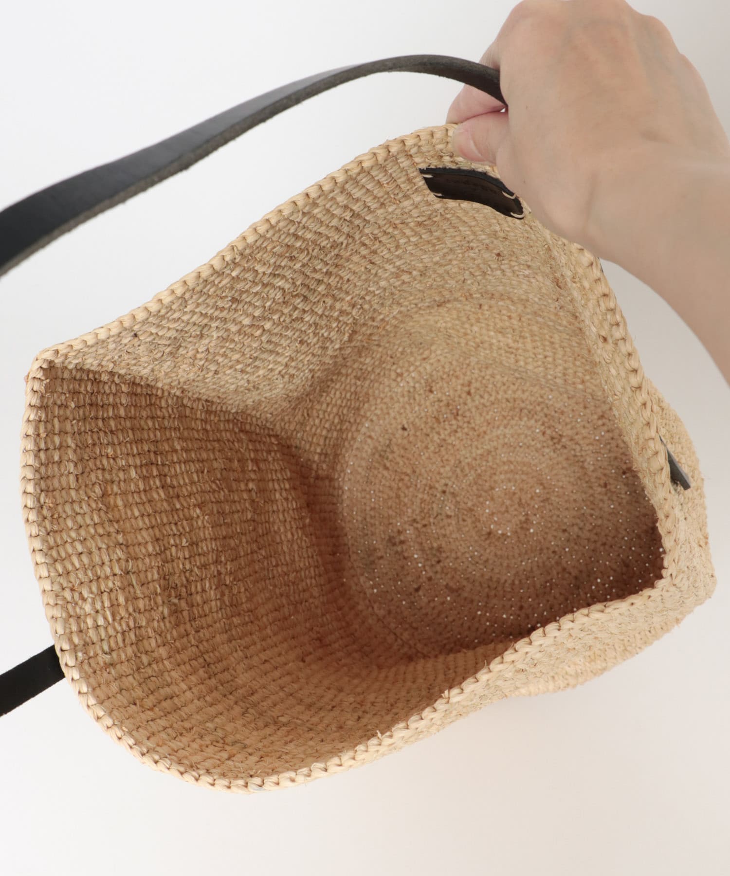 Indego Africa　OKE SLING BAG NATURAL Free