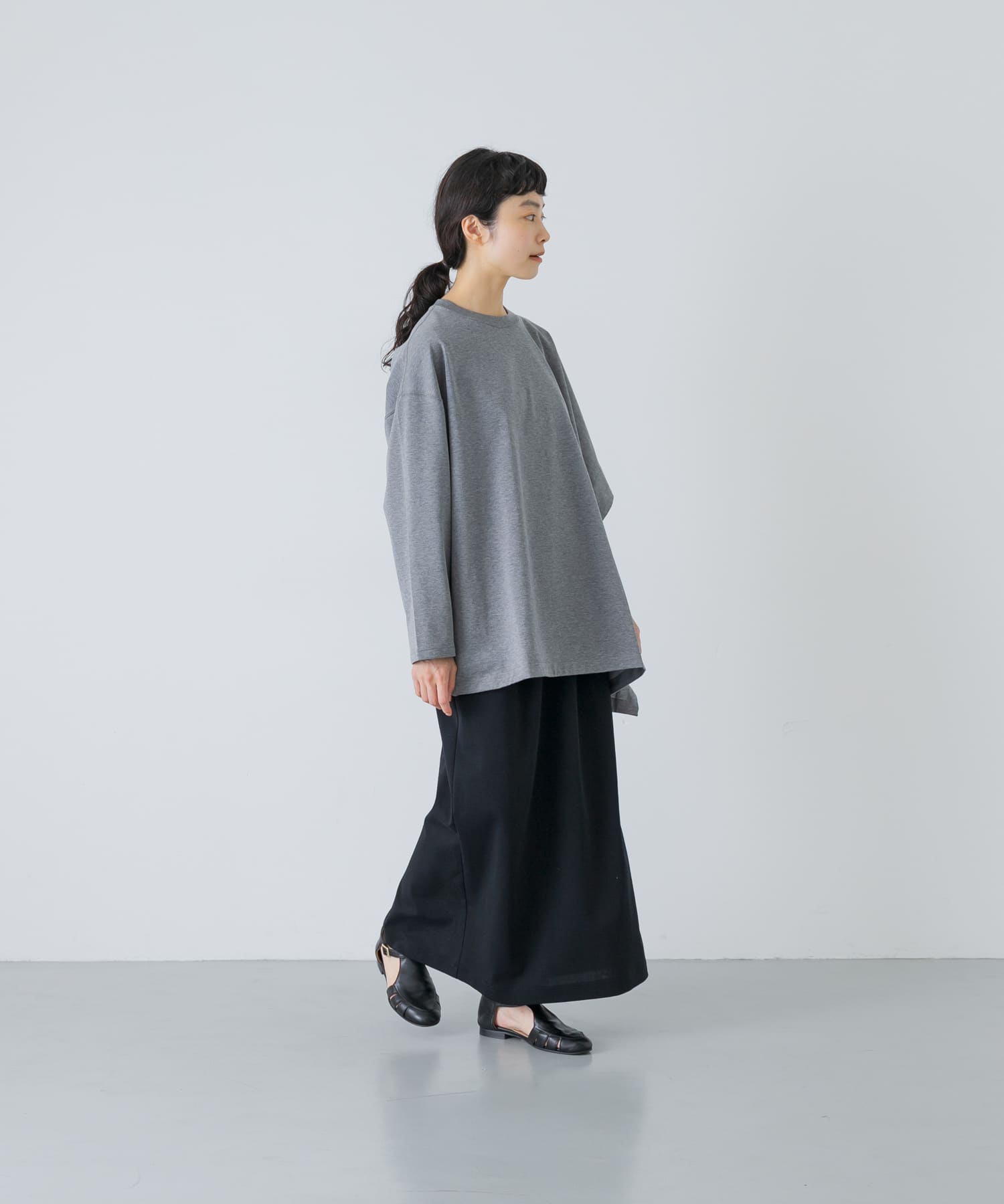 TOP GRAY