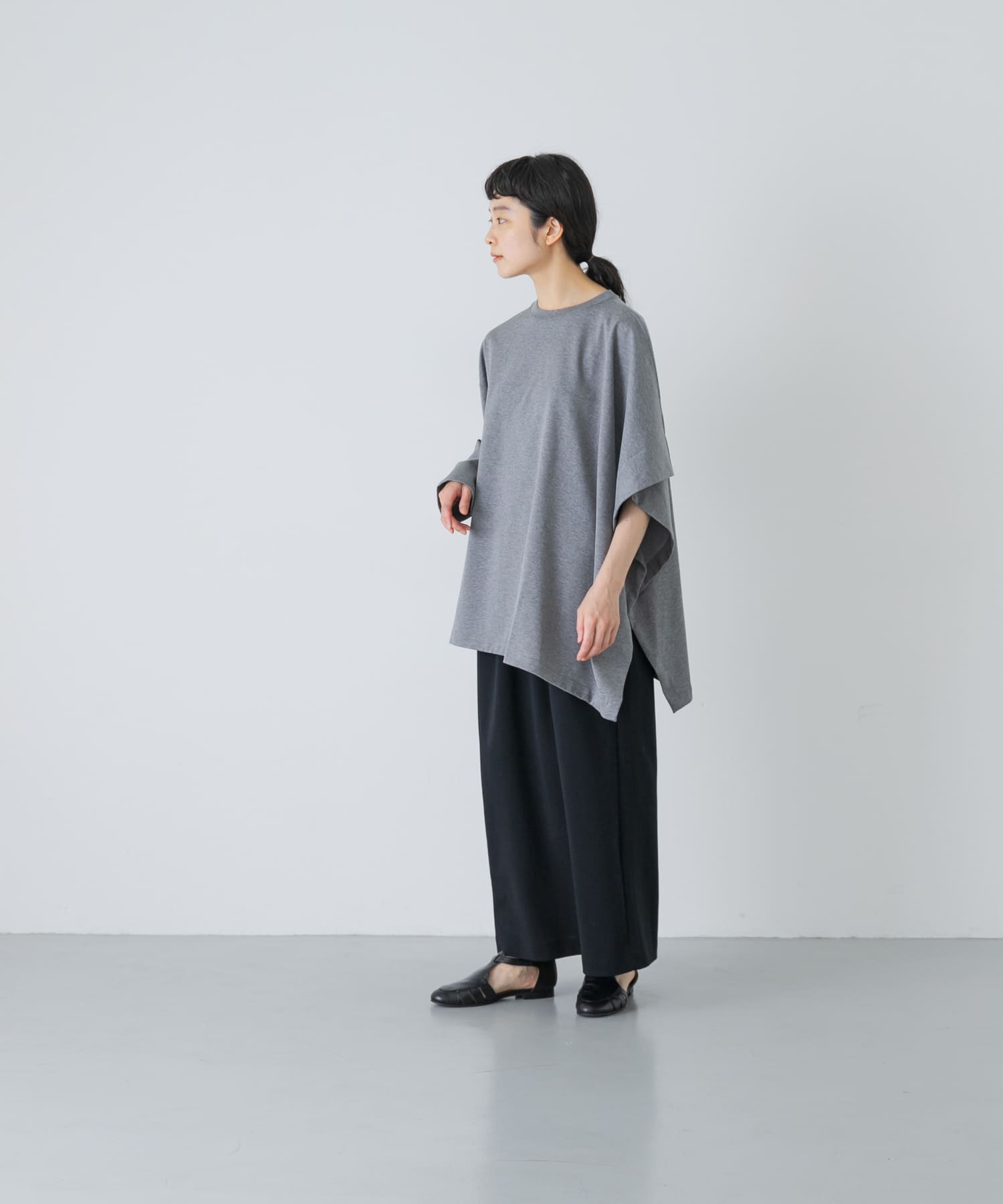 TOP GRAY