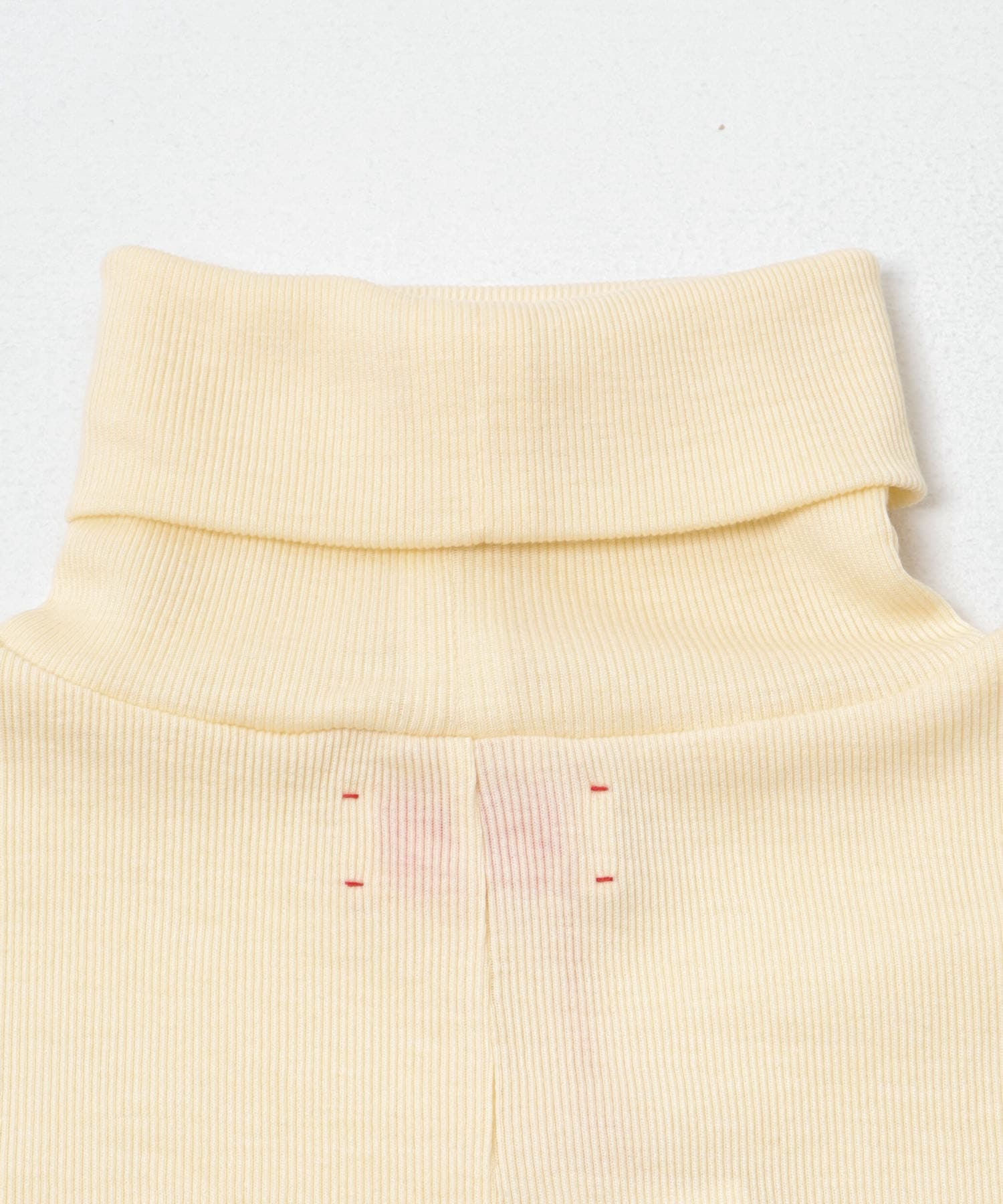 MEYAME　SOFT RIB TURTLENECK CREAM Free