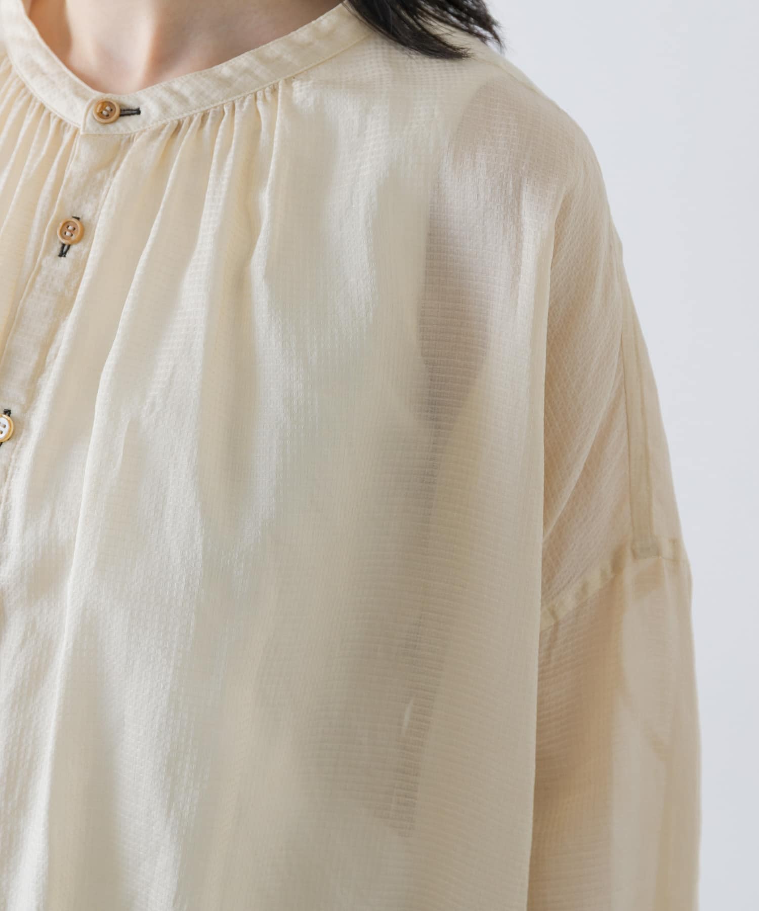 L BEIGE