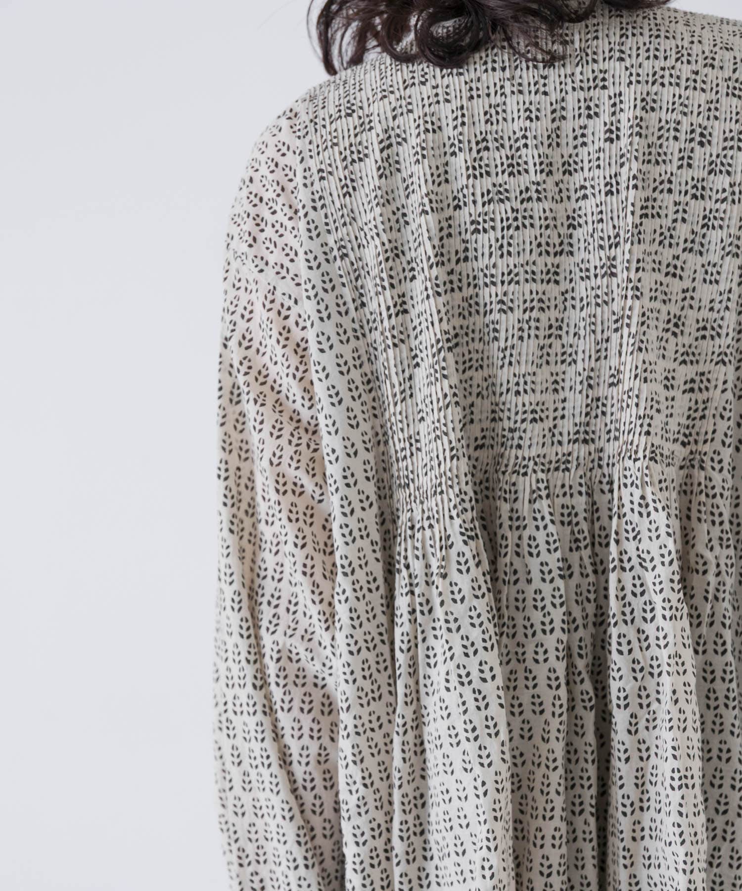 MILKY.GREY