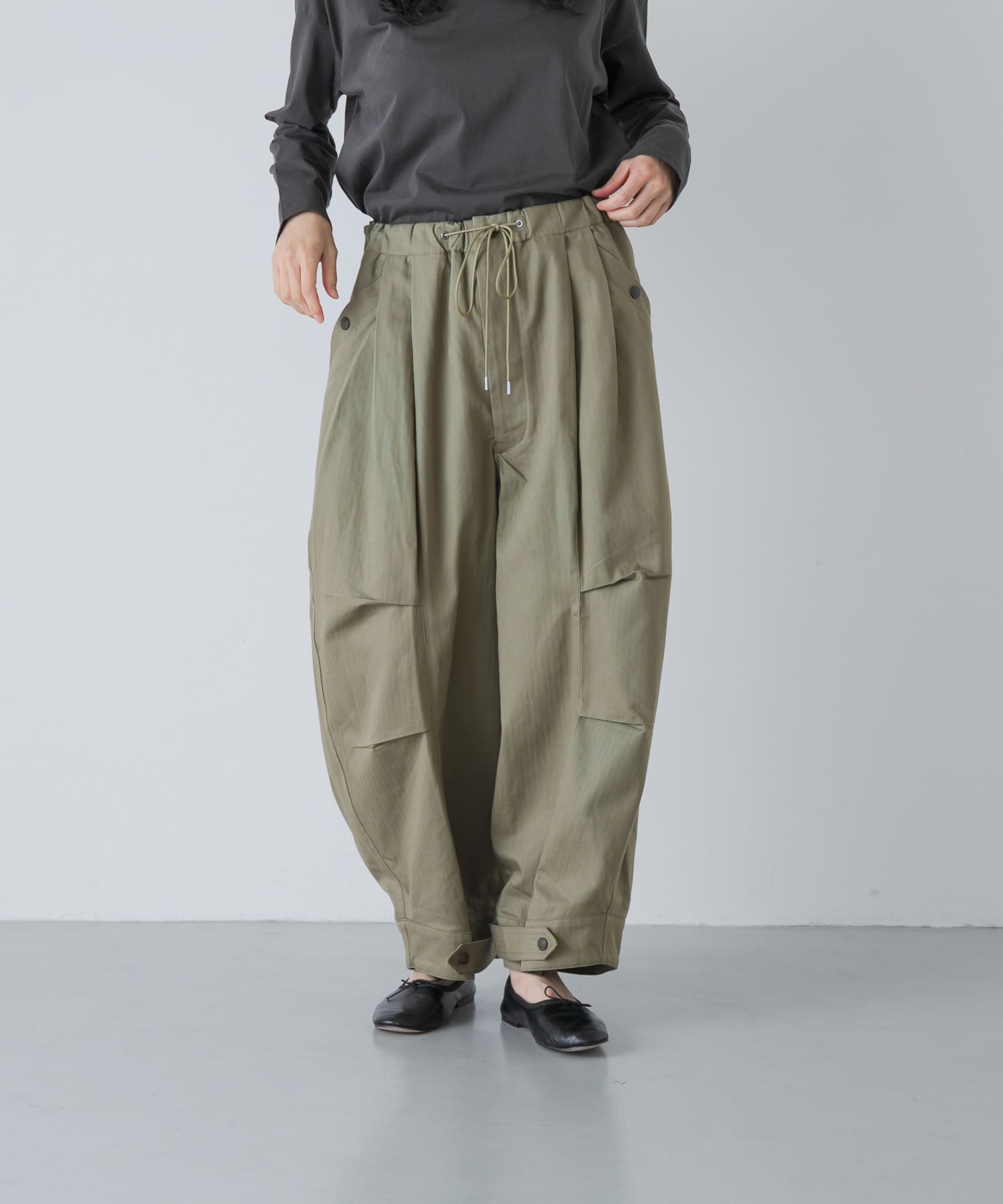 KHAKI