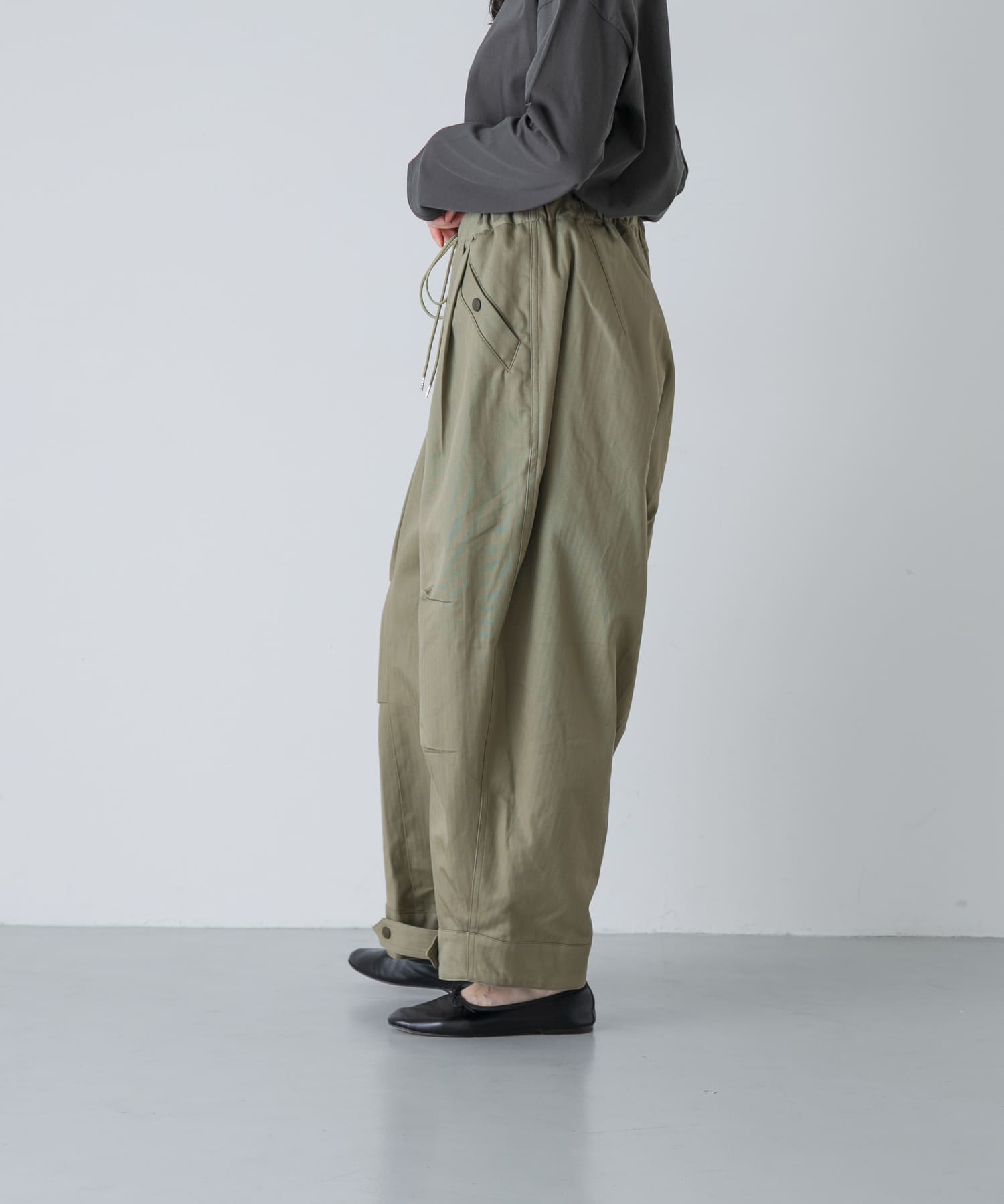 KHAKI
