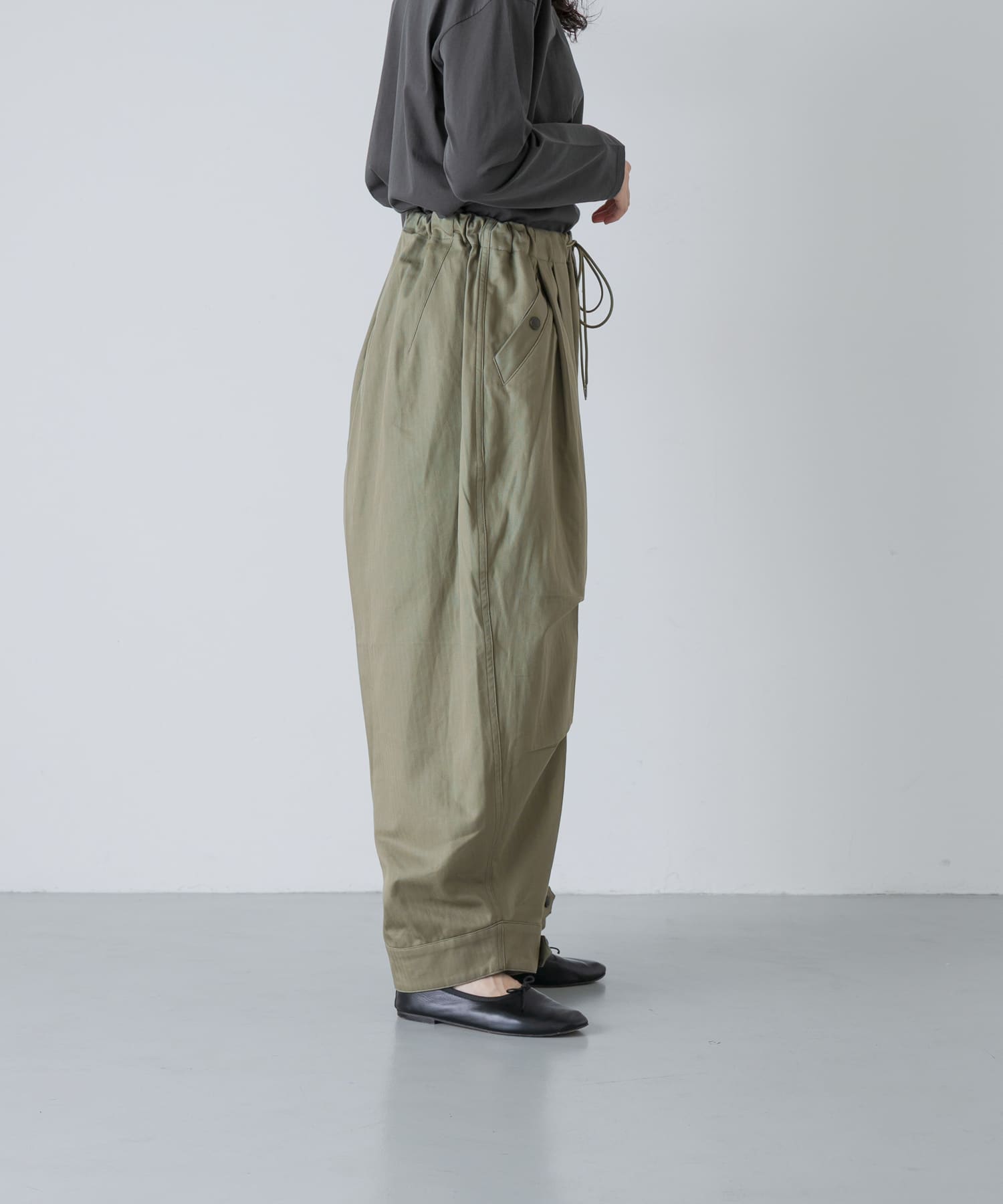 KHAKI