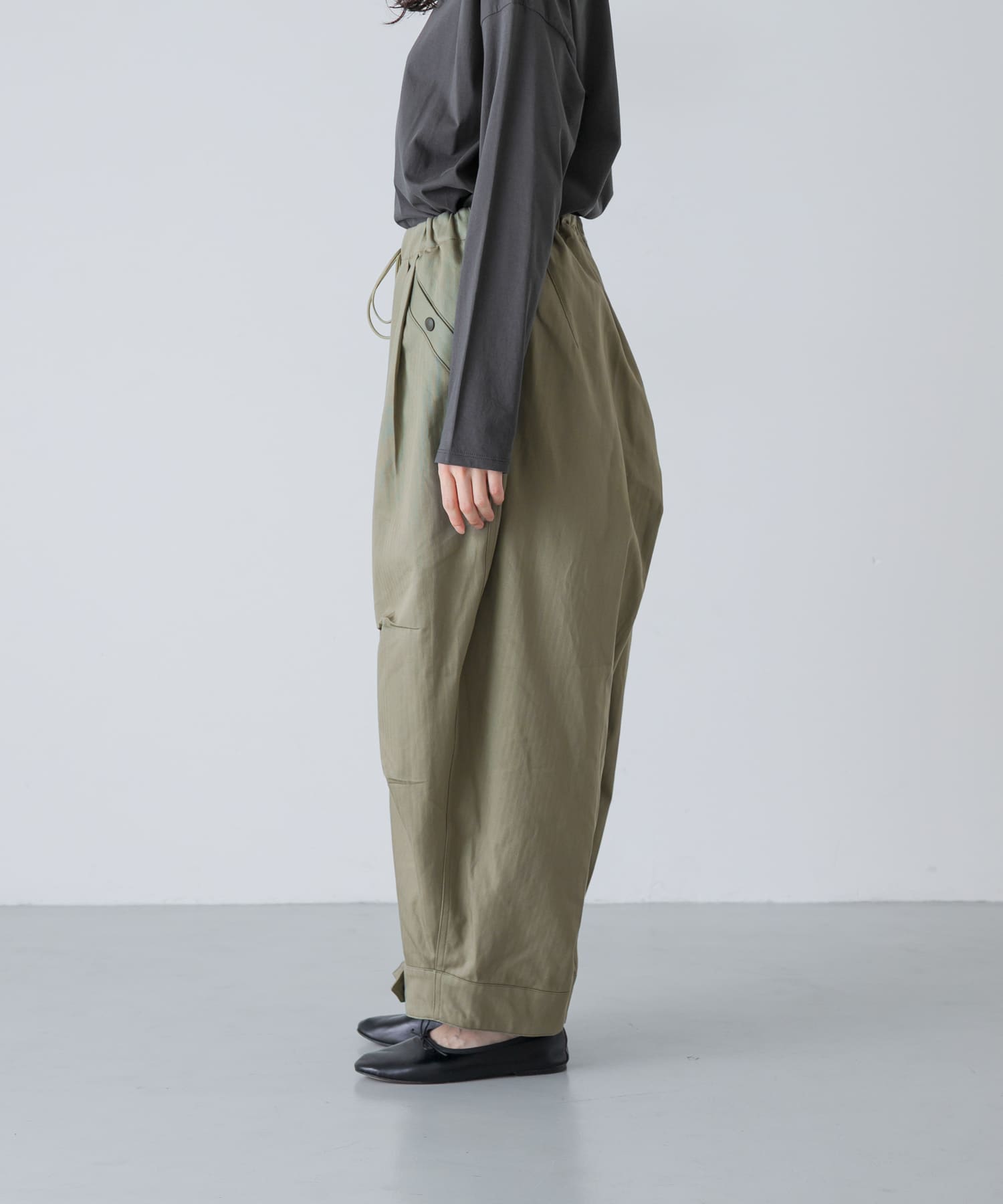 KHAKI