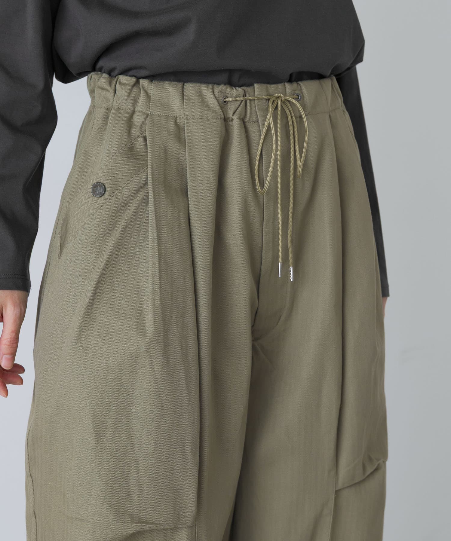 KHAKI