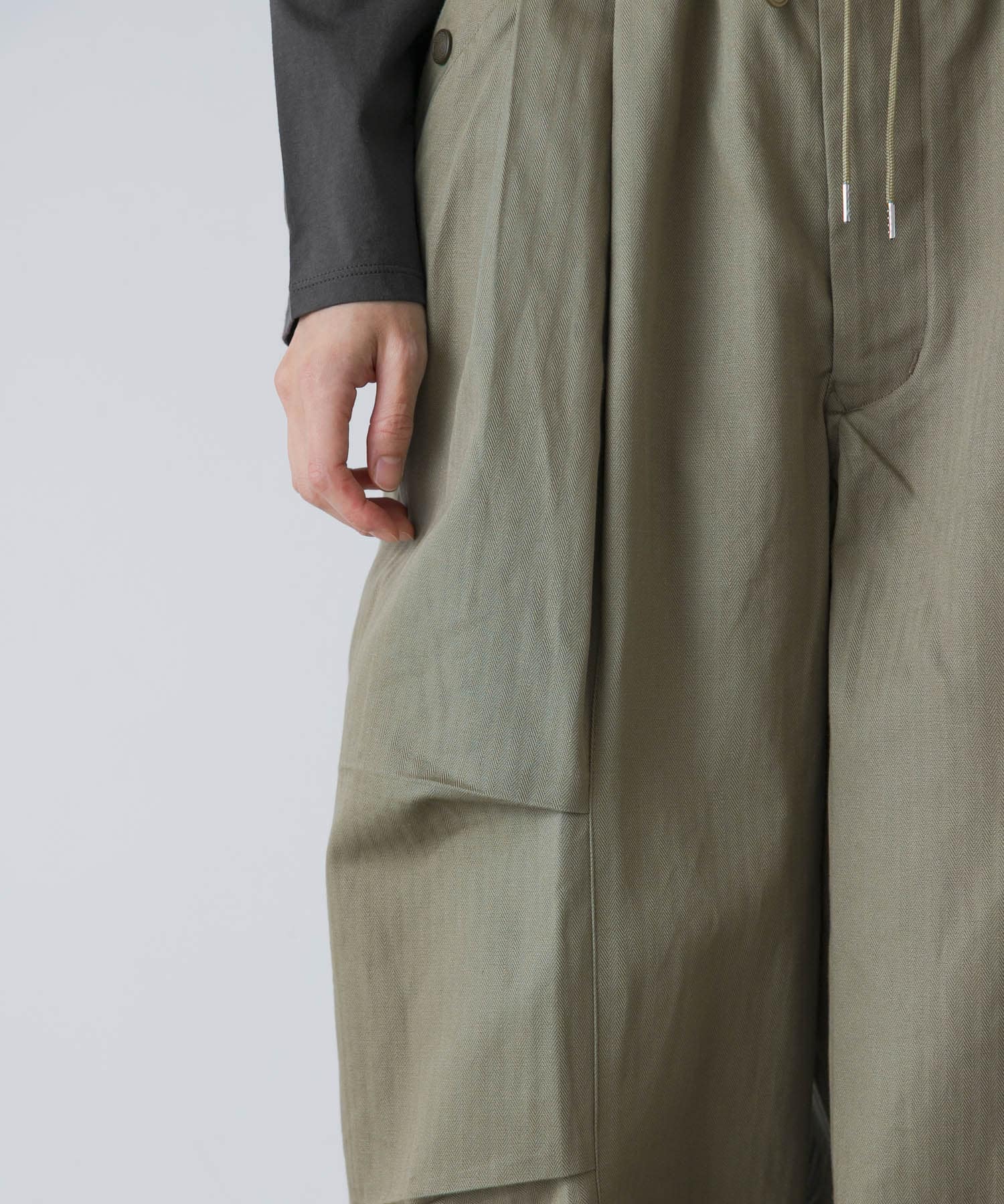 KHAKI