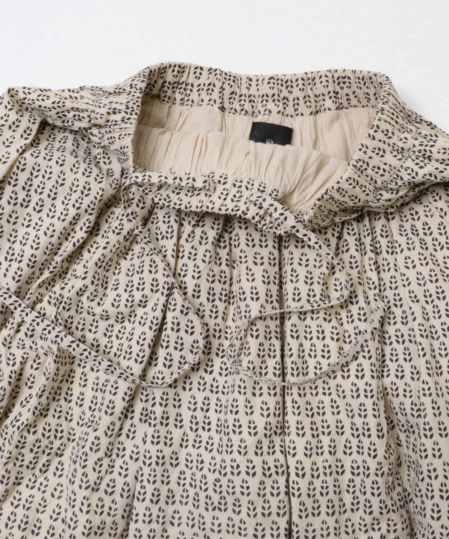 MILKY.GREY