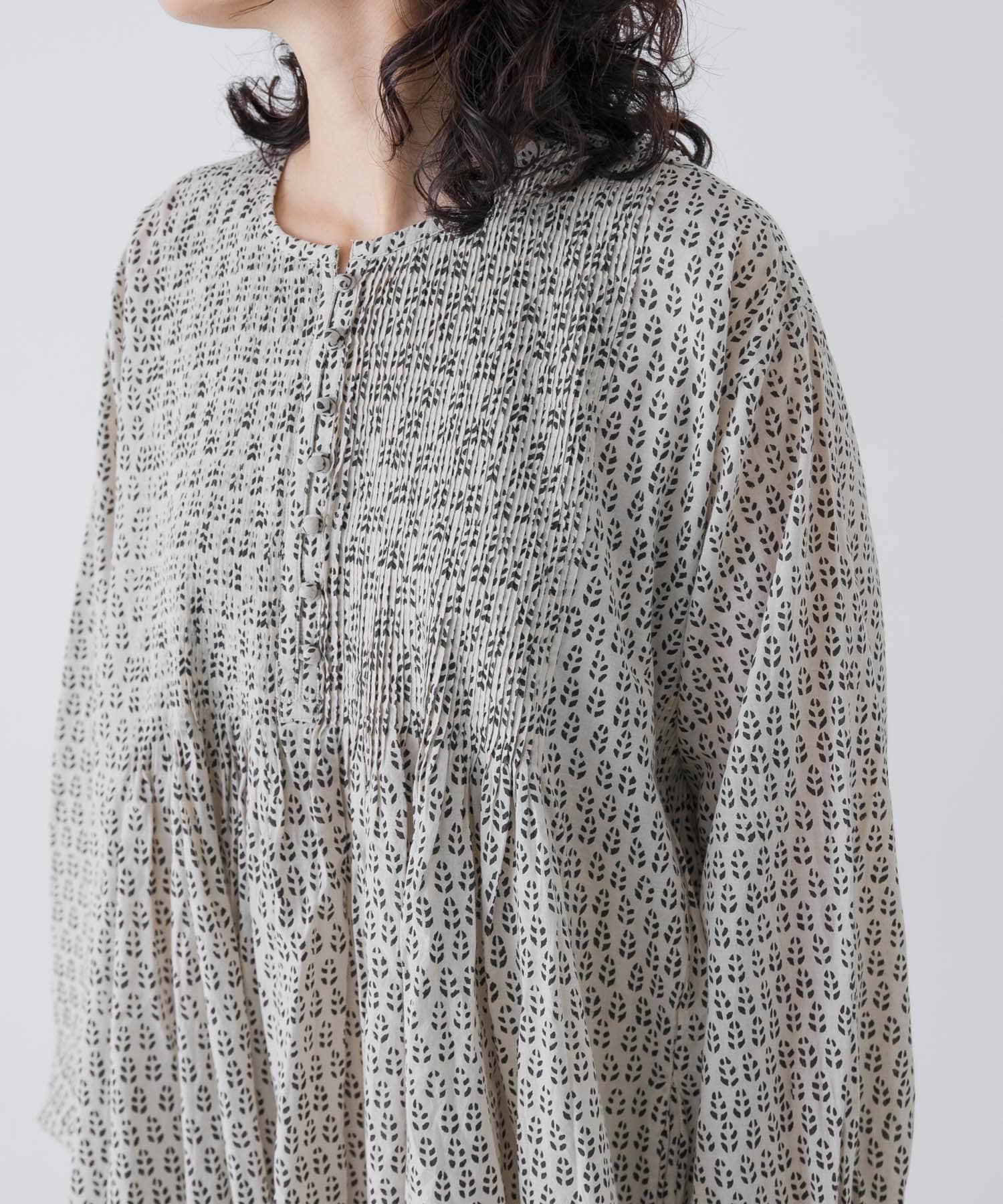 MILKY.GREY