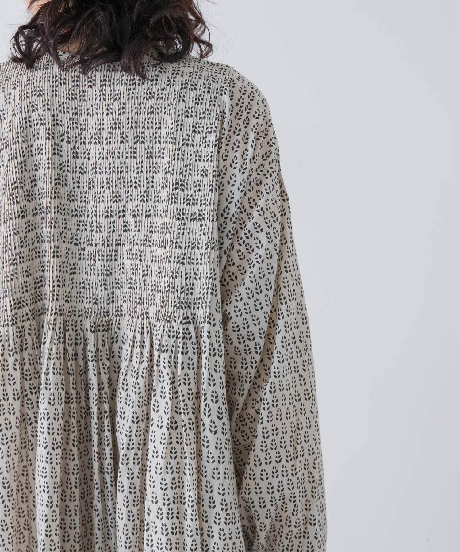 MILKY.GREY
