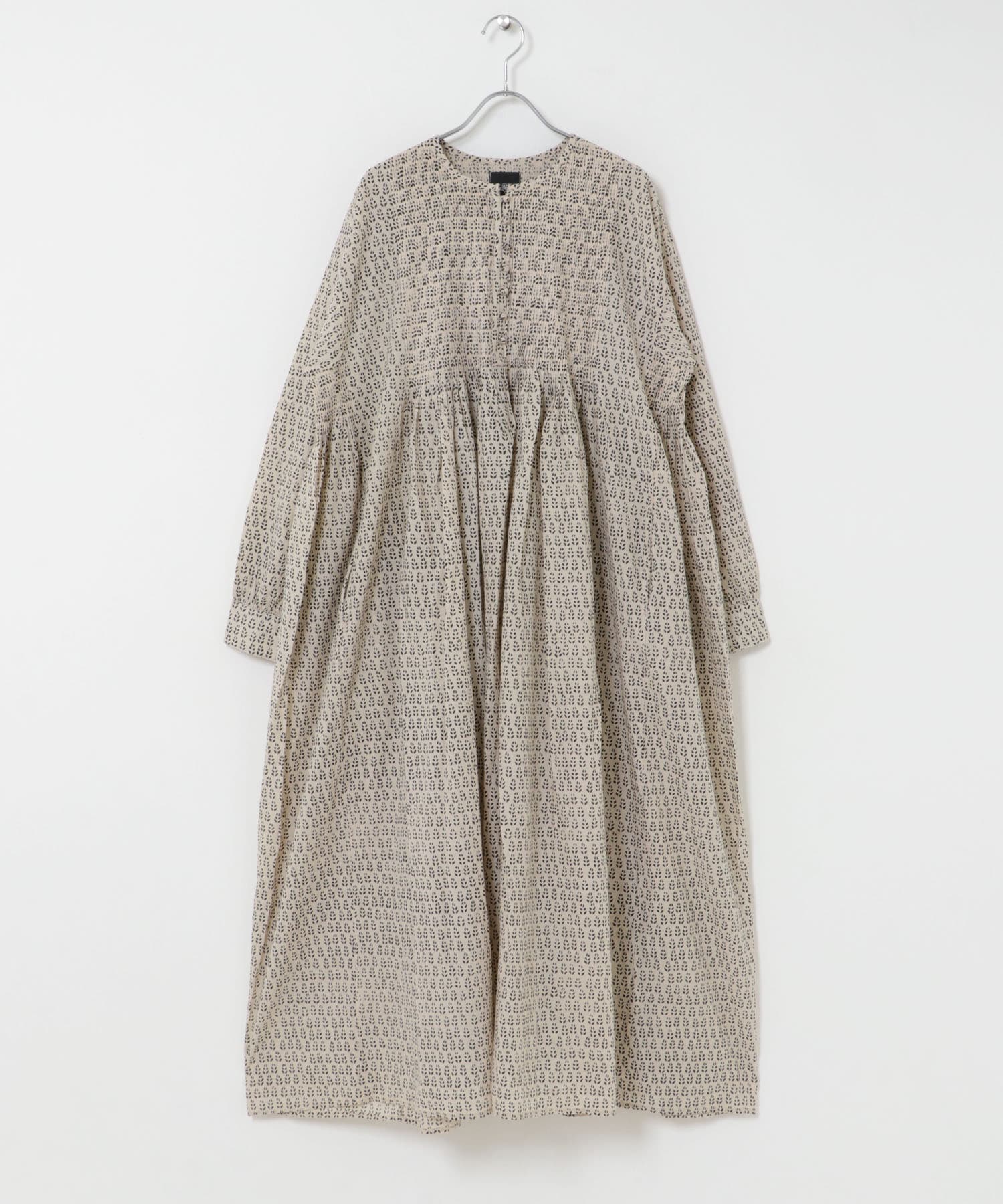 MILKY.GREY