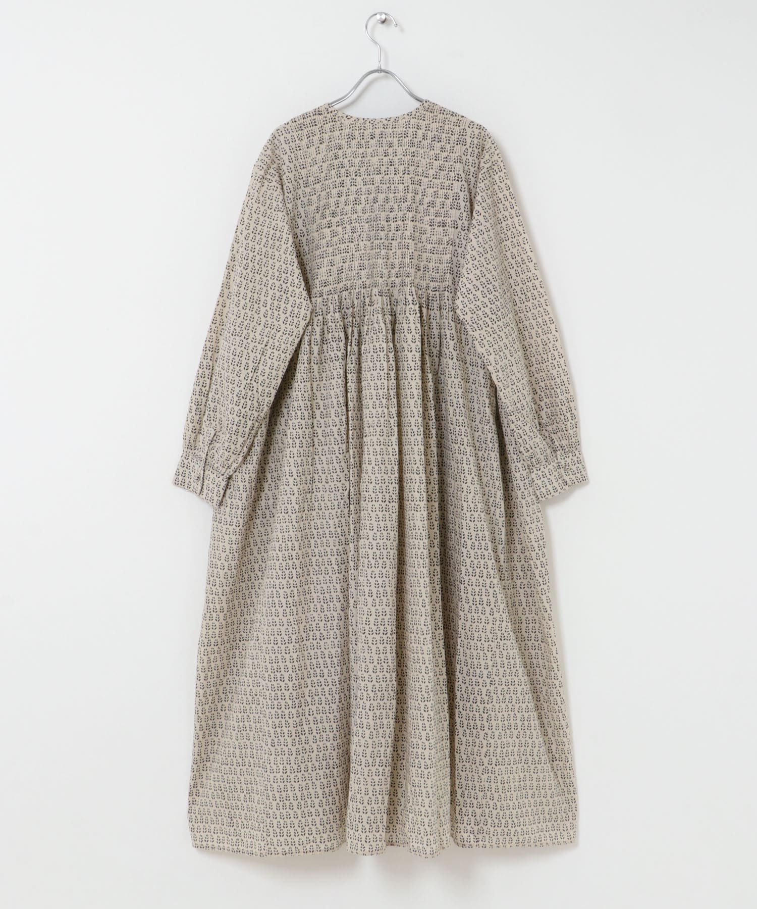 MILKY.GREY