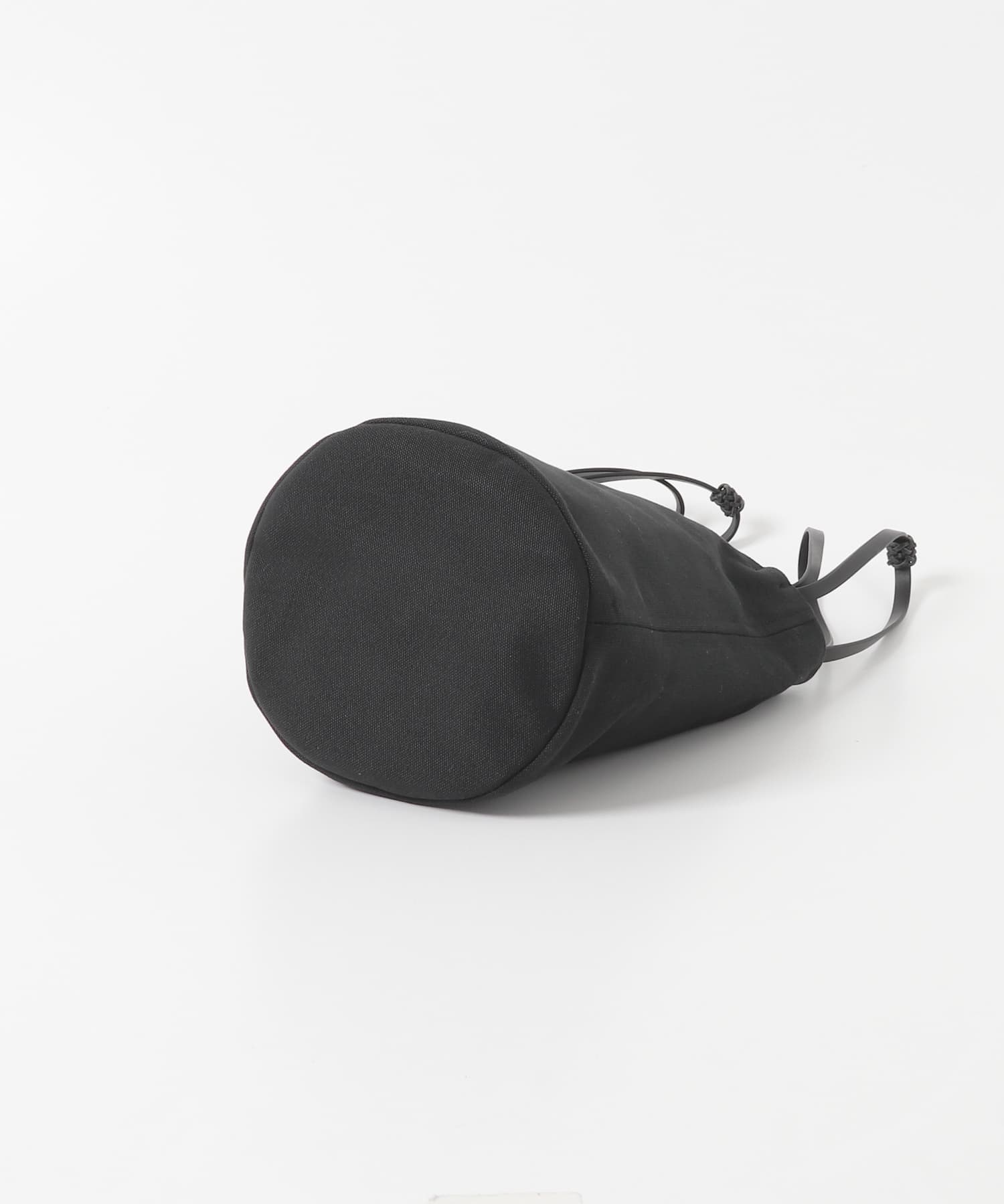 KAMARO’AN　WOVEN DRAWSTRING BUCKET ALL BLACK One