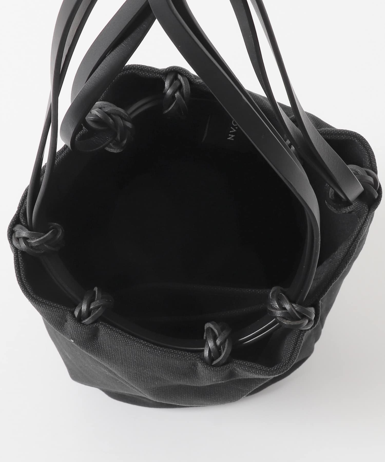 KAMARO’AN　WOVEN DRAWSTRING BUCKET ALL BLACK One