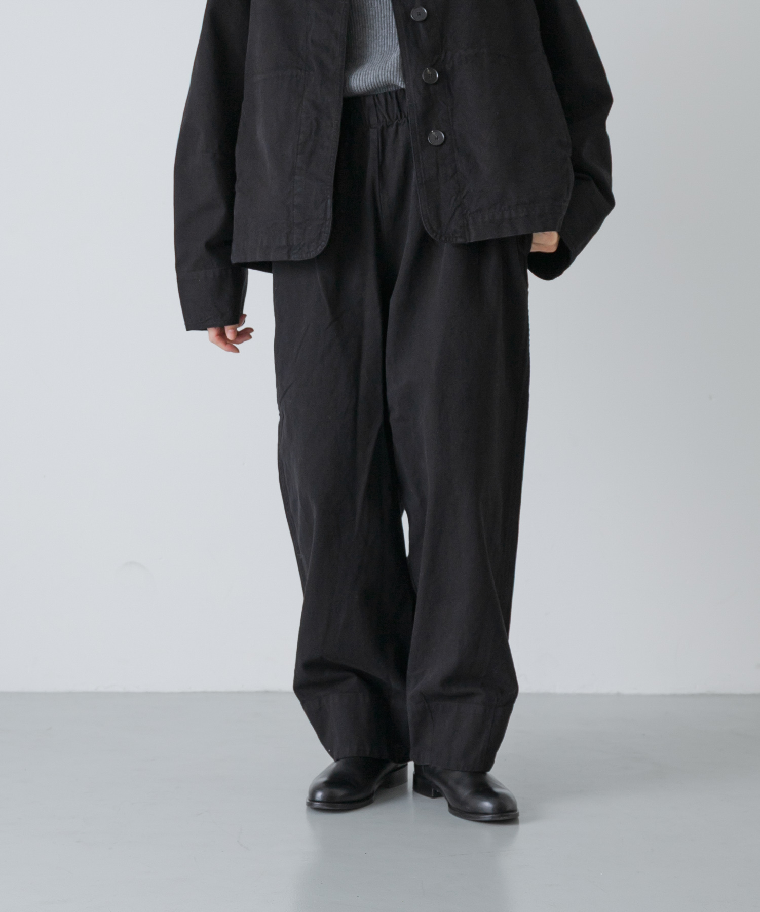 TOAST　COTTON CANVAS TROUSERS