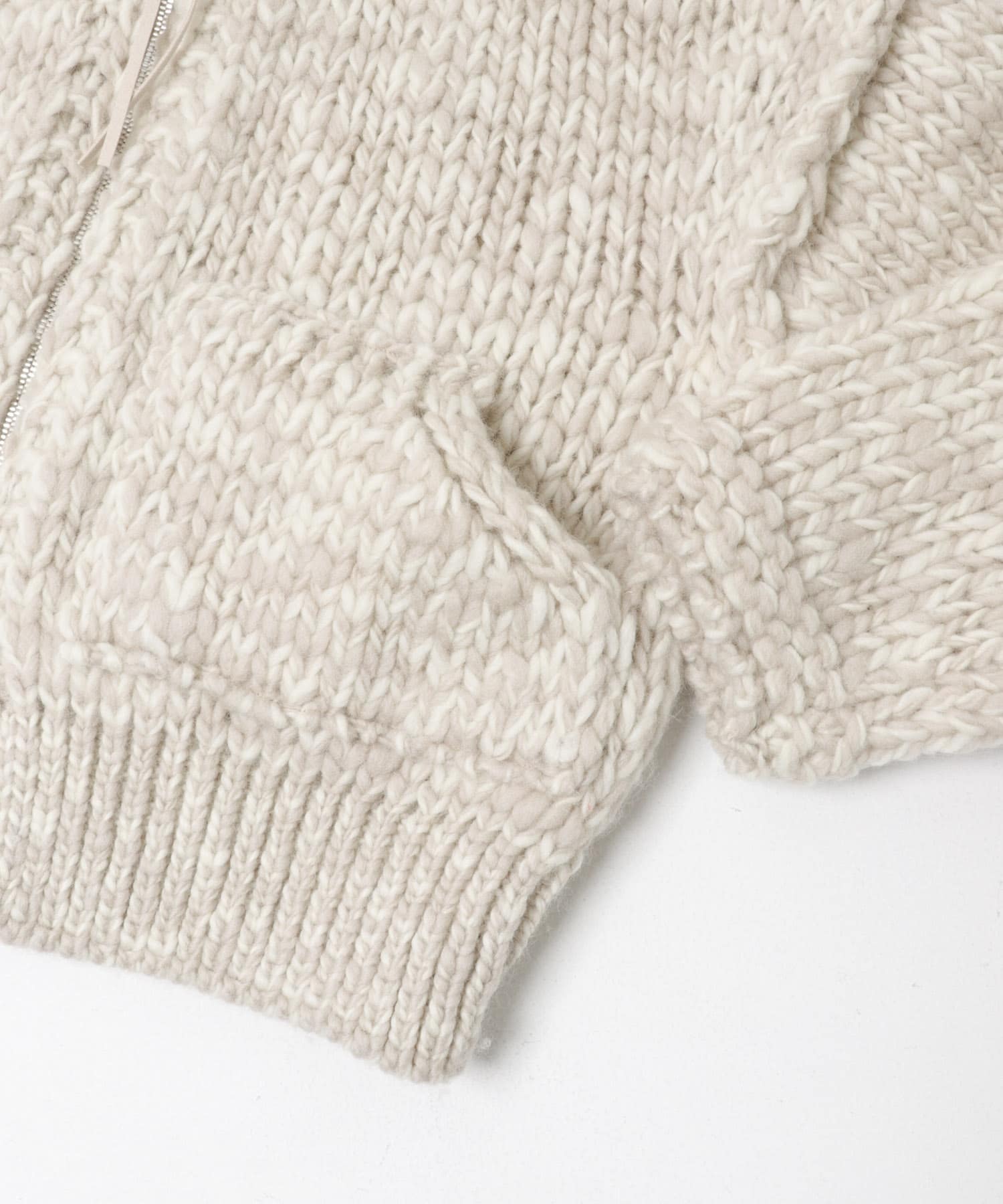 N BEIGE